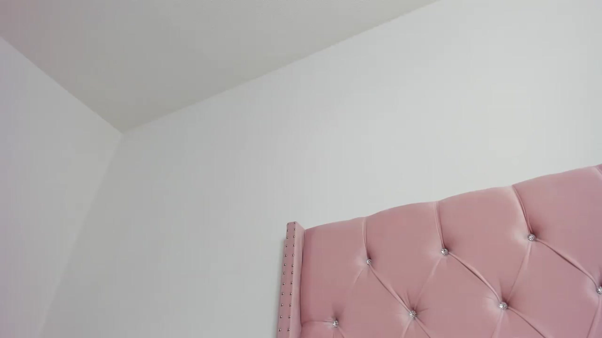 Gallery image thumbnail from Cherrycute666's myfreecams stream on, 01/07/2023, 14:26 image 13 of 20