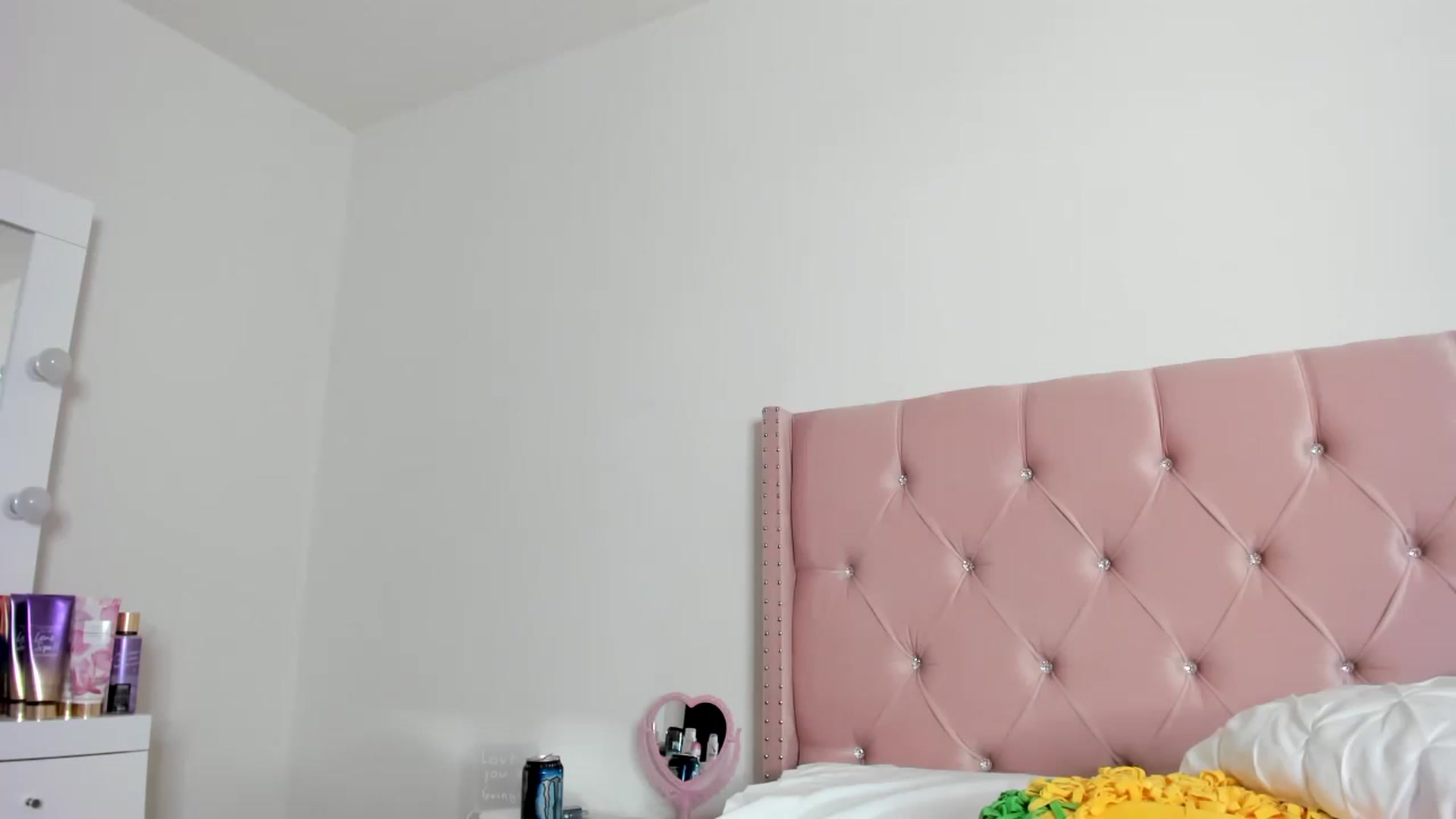 Gallery image thumbnail from Cherrycute666's myfreecams stream on, 01/08/2023, 06:54 image 12 of 20