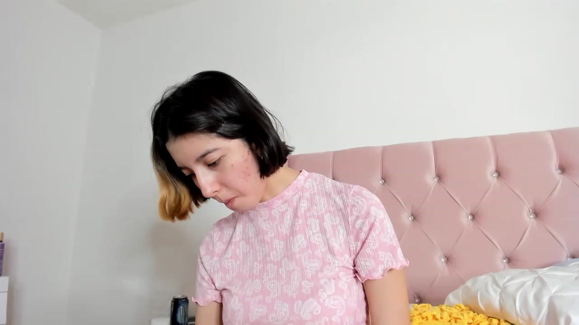 Gallery image thumbnail from Cherrycute666's myfreecams stream on, 01/08/2023, 06:54 image 15 of 20
