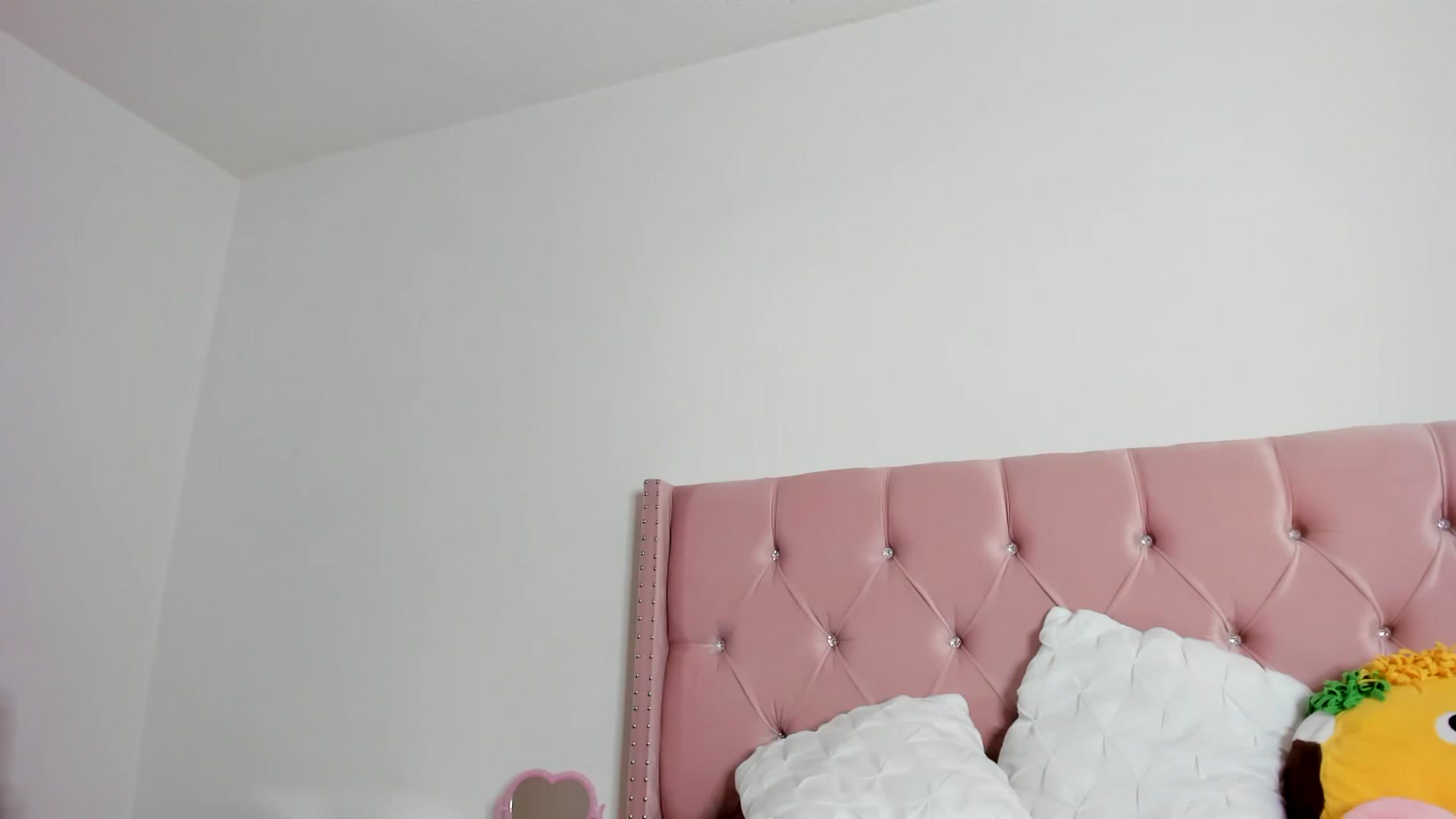Gallery image thumbnail from Cherrycute666's myfreecams stream on, 01/09/2023, 10:59 image 16 of 20