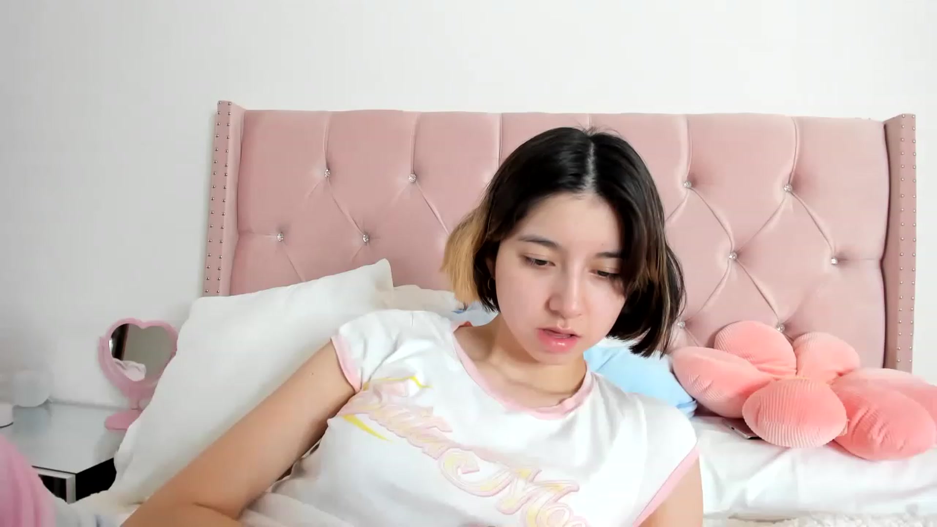 Gallery image thumbnail from Cherrycute666's myfreecams stream on, 01/10/2023, 02:21 image 1 of 20