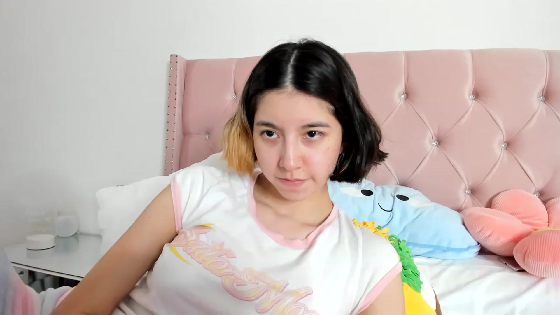 Gallery image thumbnail from Cherrycute666's myfreecams stream on, 01/10/2023, 02:21 image 11 of 20