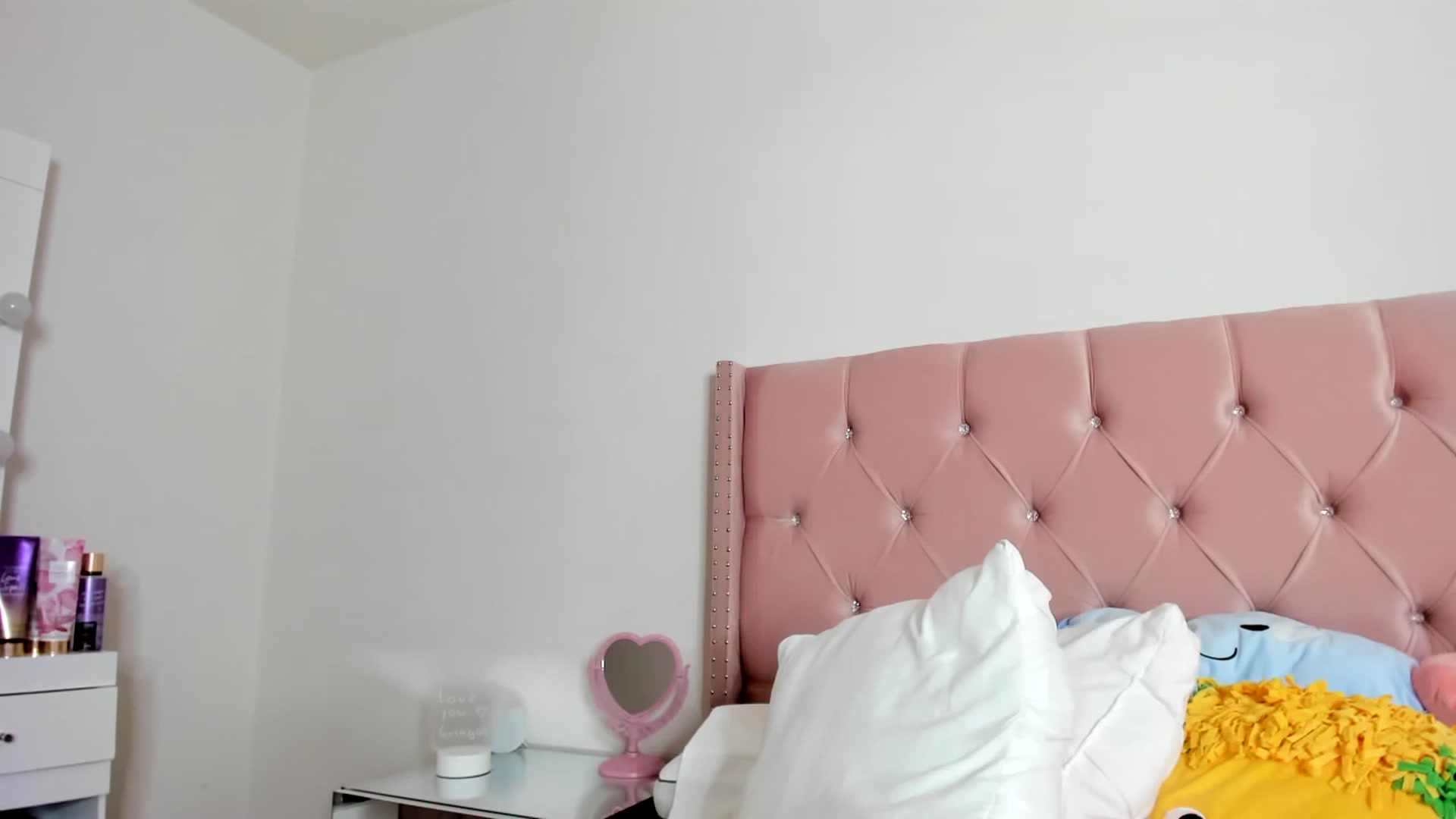Gallery image thumbnail from Cherrycute666's myfreecams stream on, 01/10/2023, 02:21 image 20 of 20