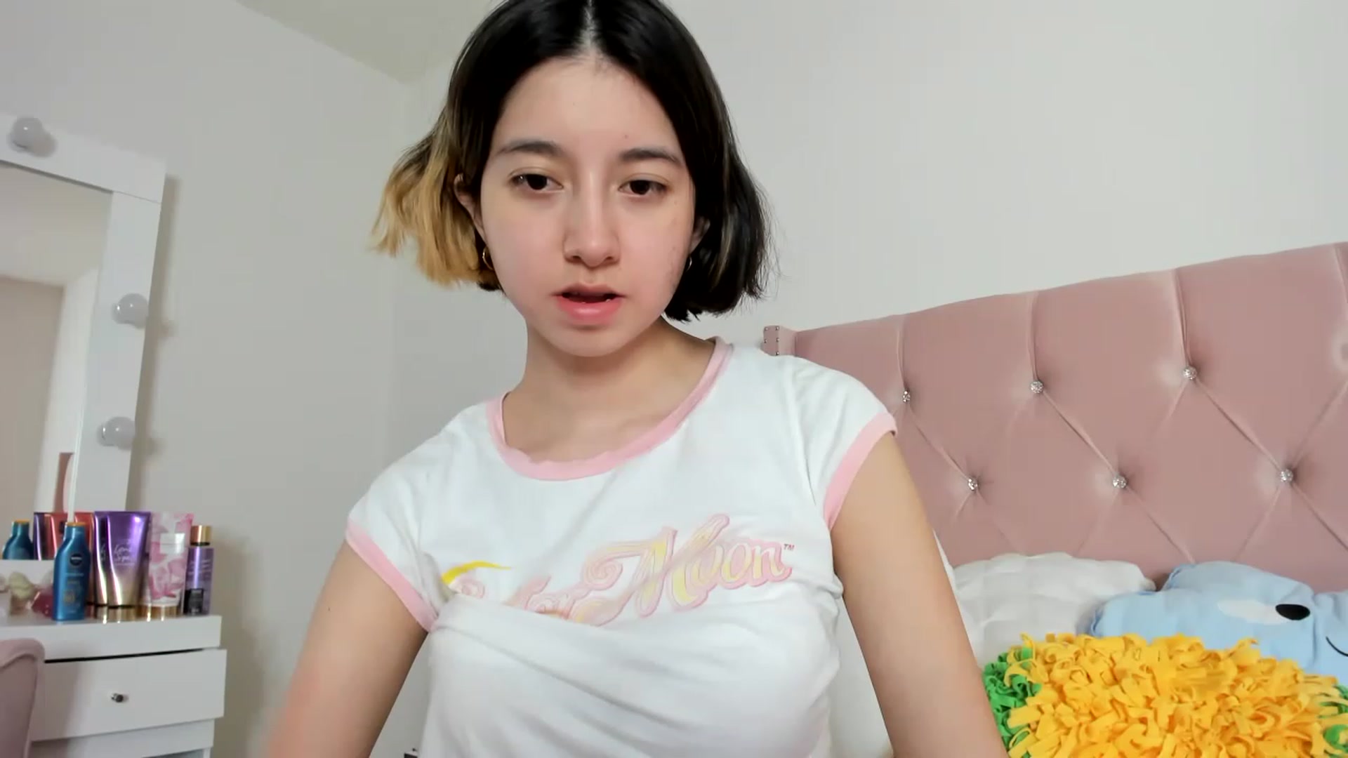 Gallery image thumbnail from Cherrycute666's myfreecams stream on, 01/10/2023, 02:21 image 9 of 20