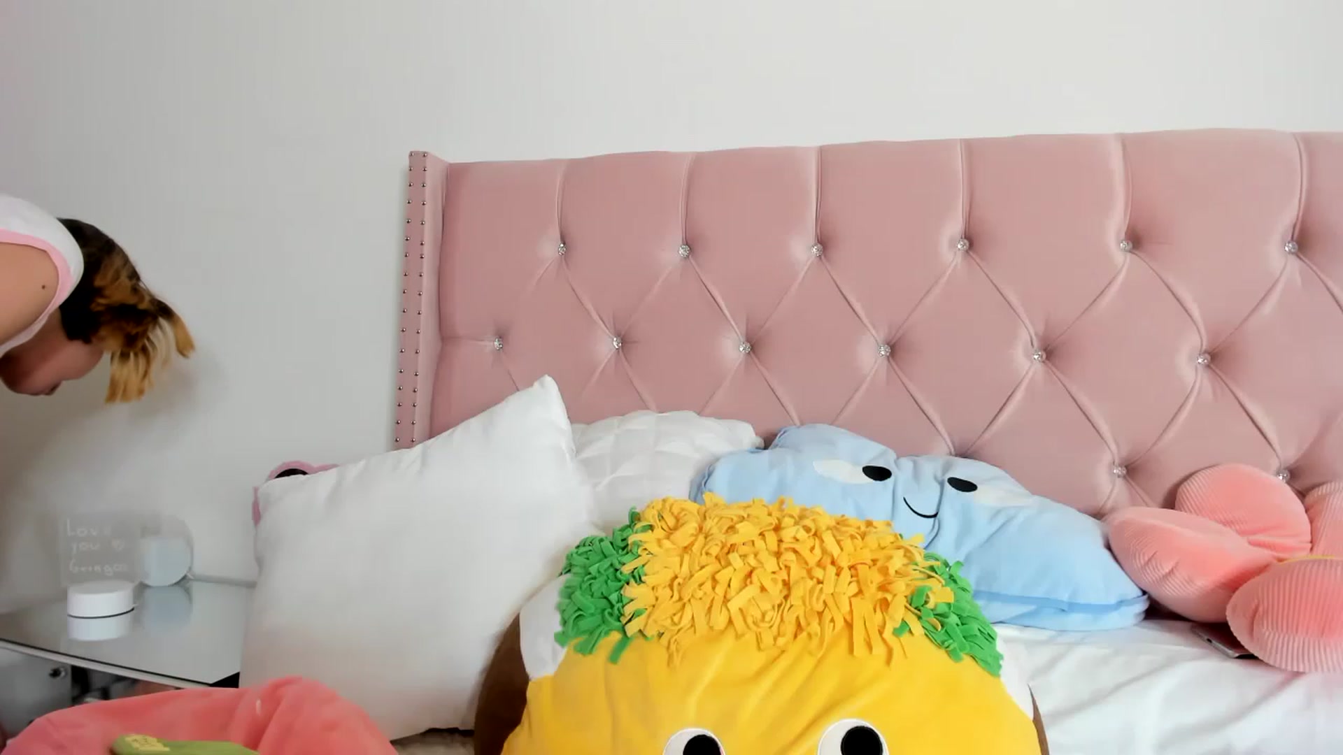 Gallery image thumbnail from Cherrycute666's myfreecams stream on, 01/10/2023, 03:55 image 5 of 20