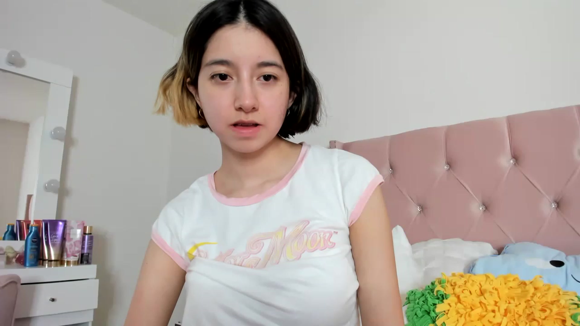 Gallery image thumbnail from Cherrycute666's myfreecams stream on, 01/10/2023, 03:55 image 4 of 20