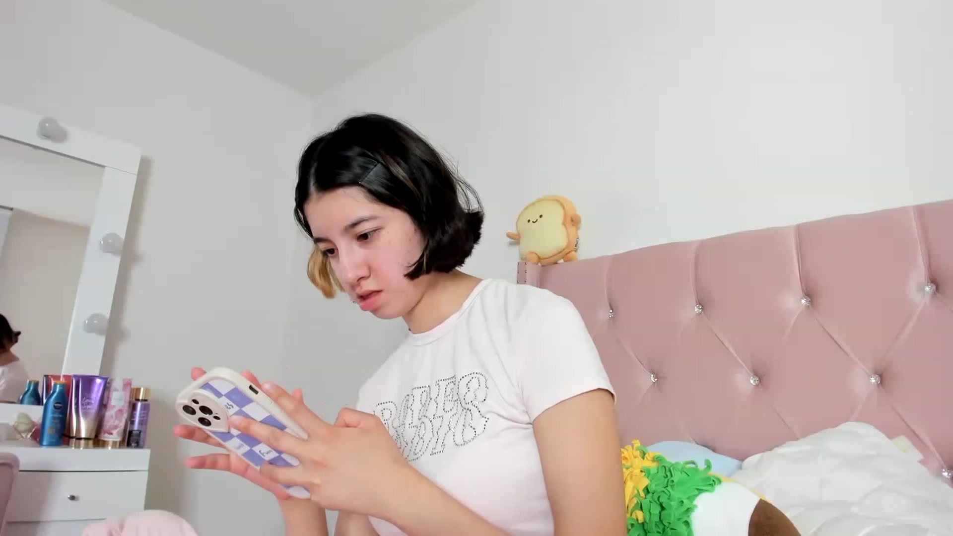 Gallery image thumbnail from Cherrycute666's myfreecams stream on, 01/11/2023, 02:20 image 7 of 20