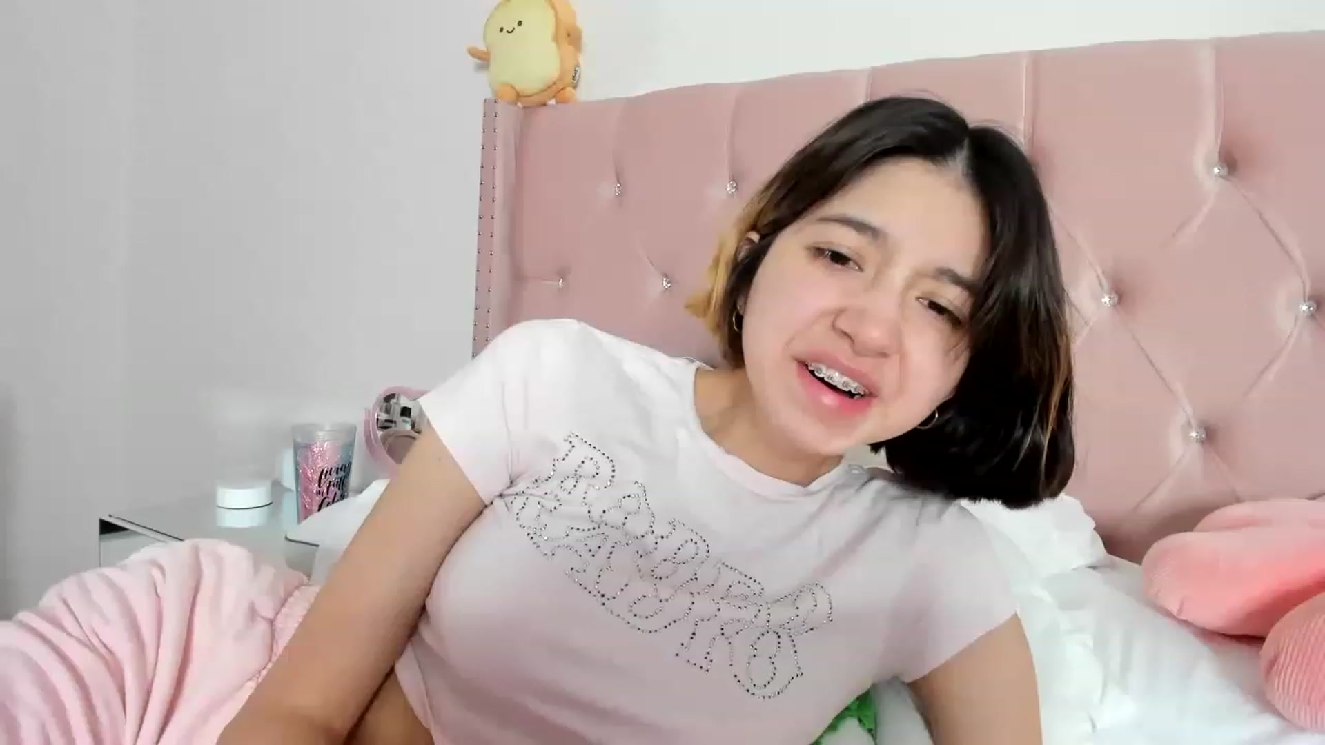 Gallery image thumbnail from Cherrycute666's myfreecams stream on, 01/11/2023, 02:20 image 1 of 20