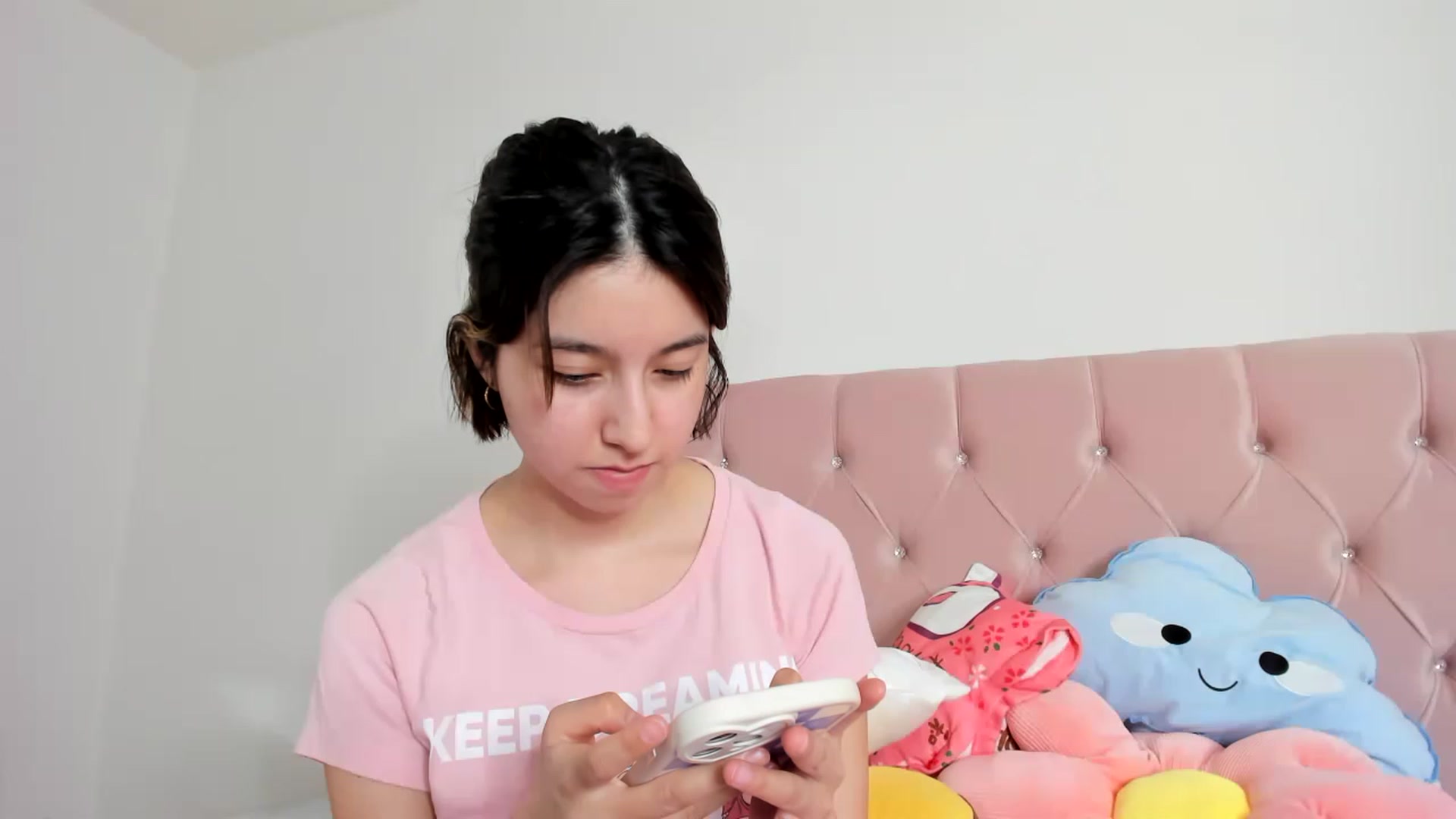 Gallery image thumbnail from Cherrycute666's myfreecams stream on, 01/13/2023, 08:59 image 7 of 20