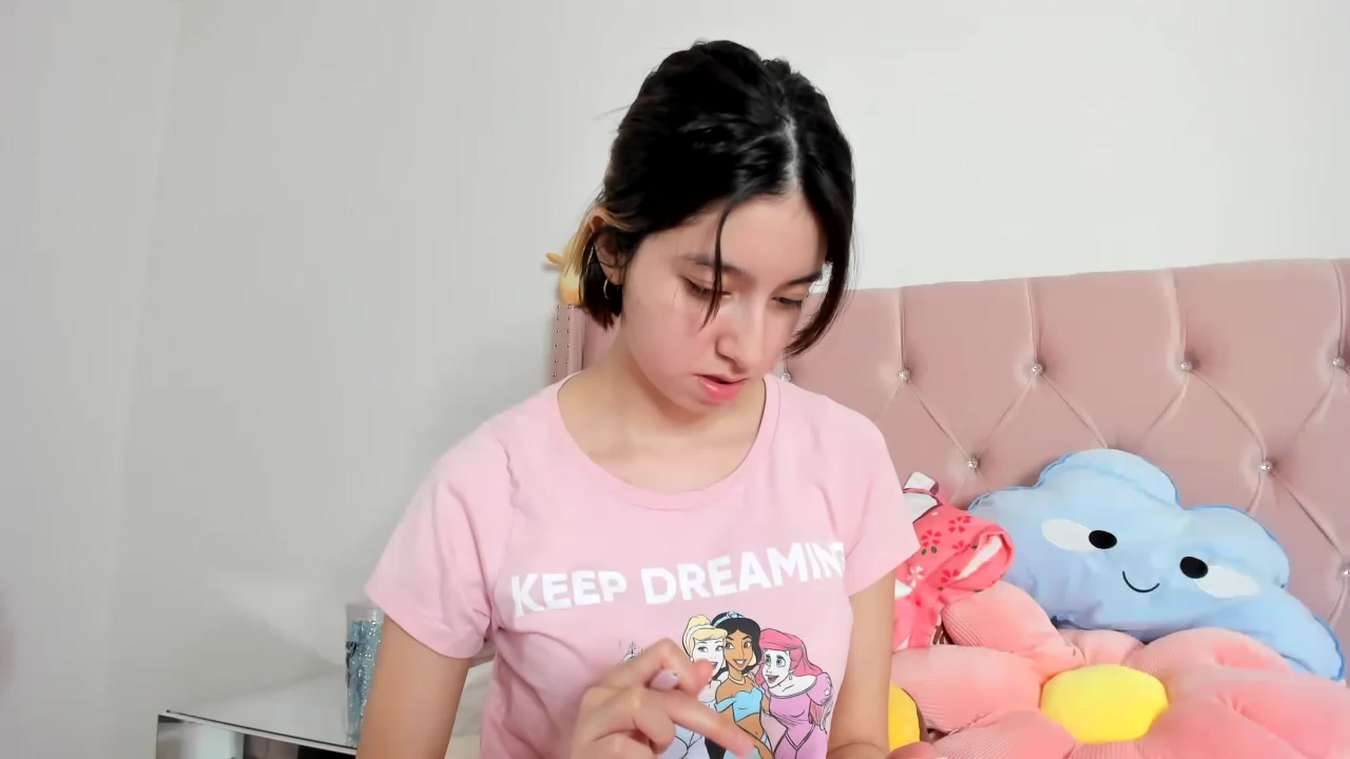 Gallery image thumbnail from Cherrycute666's myfreecams stream on, 01/13/2023, 08:59 image 13 of 20