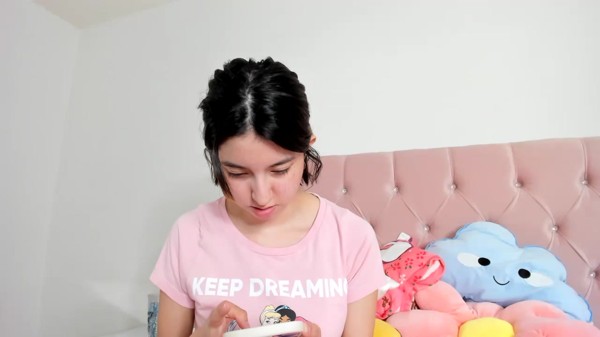 Gallery image thumbnail from Cherrycute666's myfreecams stream on, 01/13/2023, 08:59 image 8 of 20