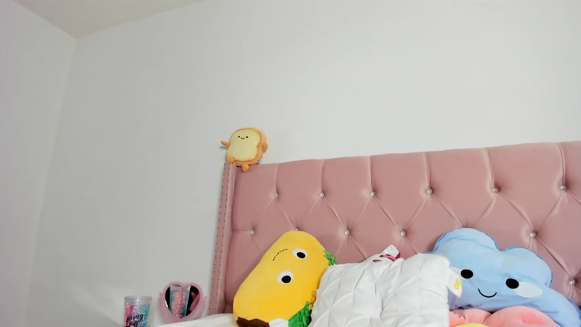 Gallery image thumbnail from Cherrycute666's myfreecams stream on, 01/13/2023, 13:59 image 7 of 20