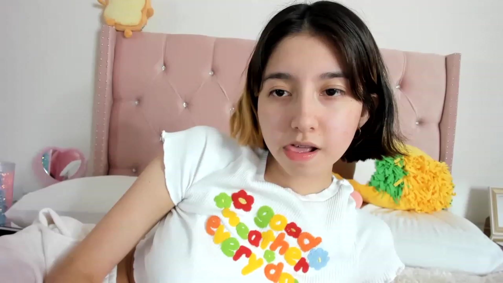 Gallery image thumbnail from Cherrycute666's myfreecams stream on, 01/15/2023, 10:39 image 3 of 20