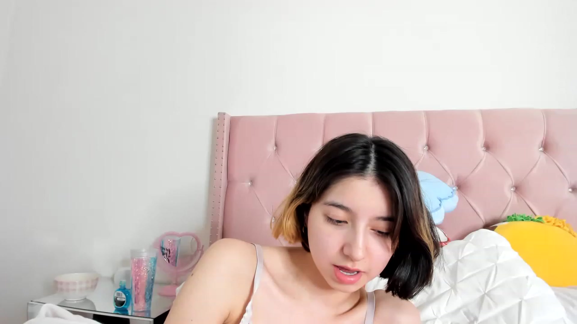 Gallery image thumbnail from Cherrycute666's myfreecams stream on, 01/15/2023, 14:36 image 11 of 20