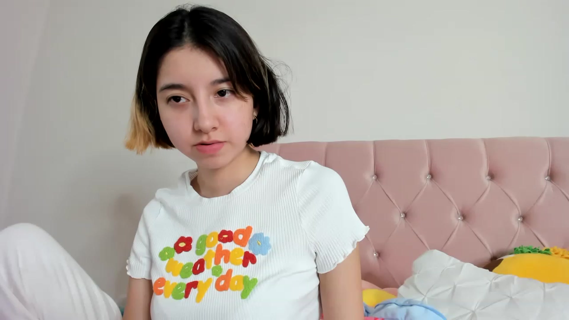 Gallery image thumbnail from Cherrycute666's myfreecams stream on, 01/15/2023, 15:46 image 13 of 20