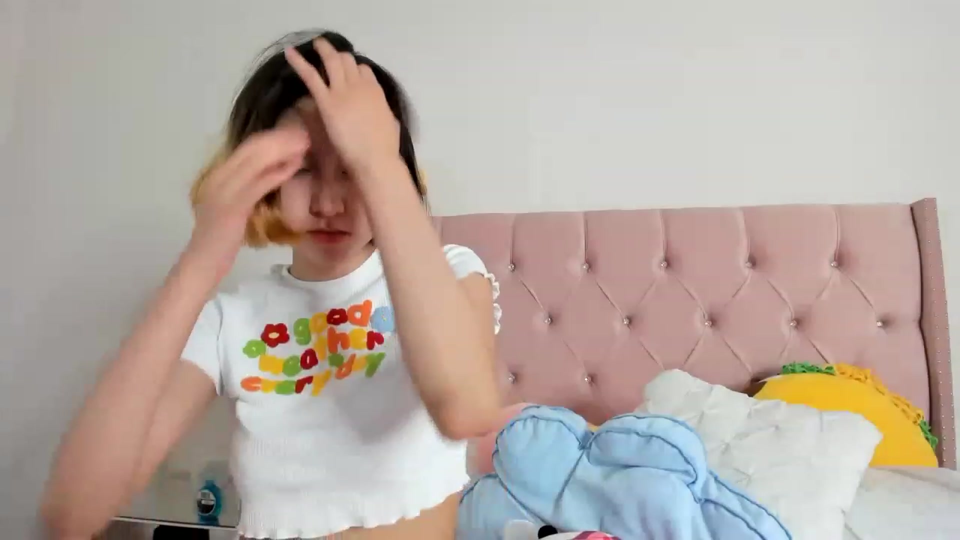 Gallery image thumbnail from Cherrycute666's myfreecams stream on, 01/15/2023, 15:46 image 17 of 20