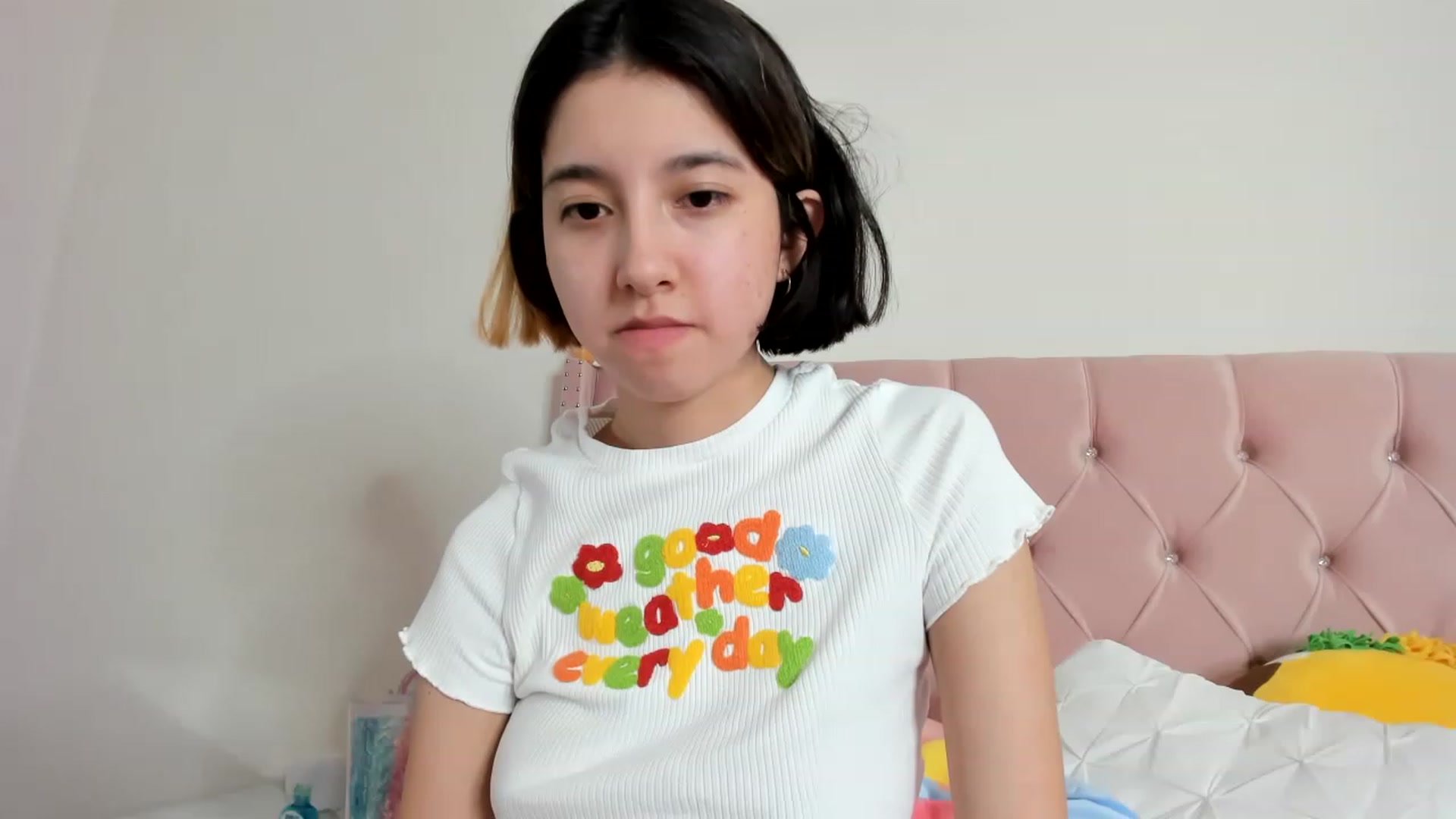 Gallery image thumbnail from Cherrycute666's myfreecams stream on, 01/15/2023, 15:46 image 9 of 20