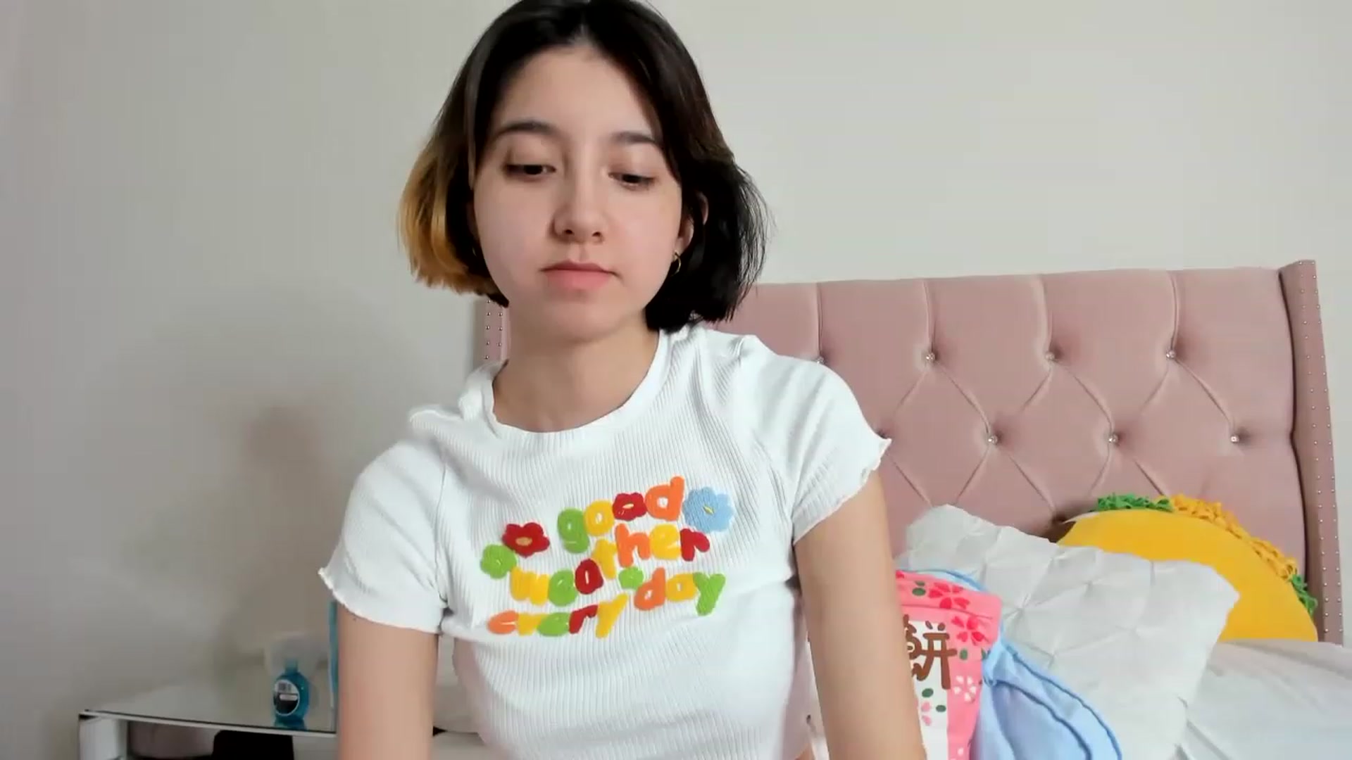 Gallery image thumbnail from Cherrycute666's myfreecams stream on, 01/15/2023, 15:46 image 15 of 20