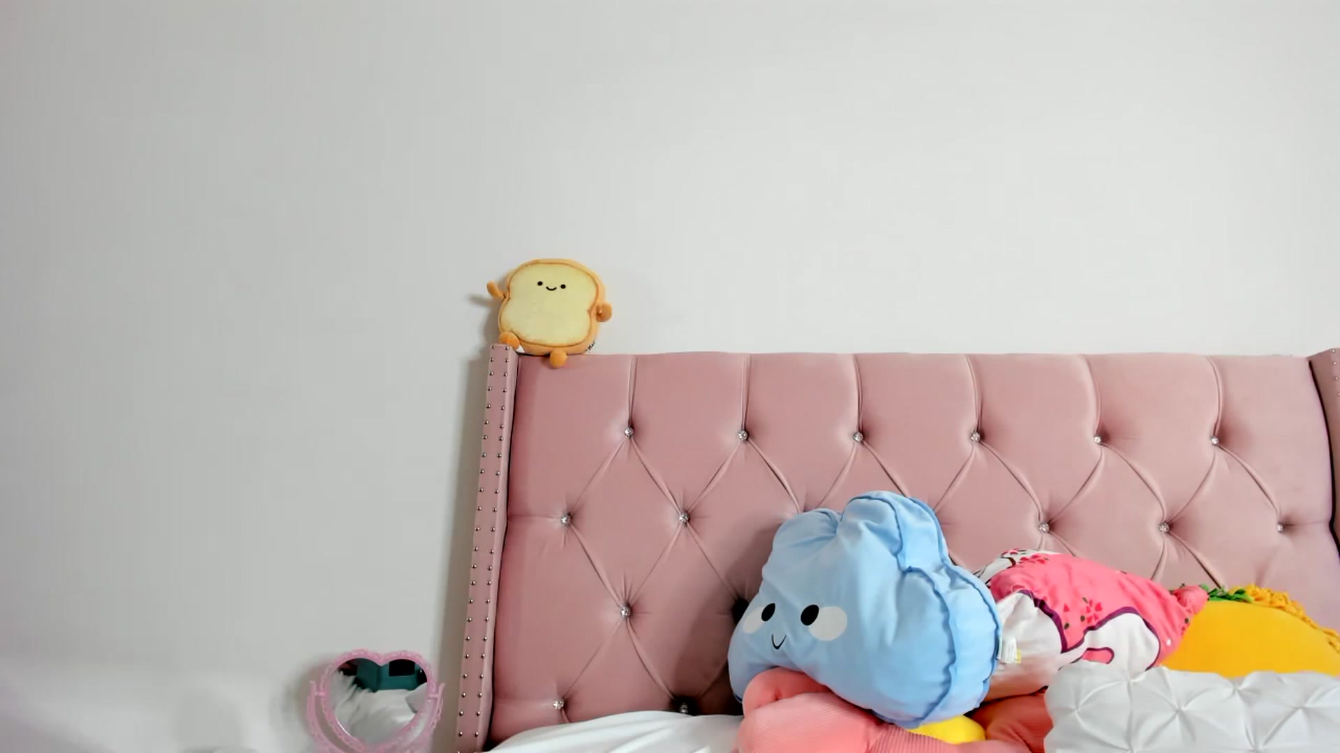 Gallery image thumbnail from Cherrycute666's myfreecams stream on, 01/15/2023, 16:24 image 18 of 20