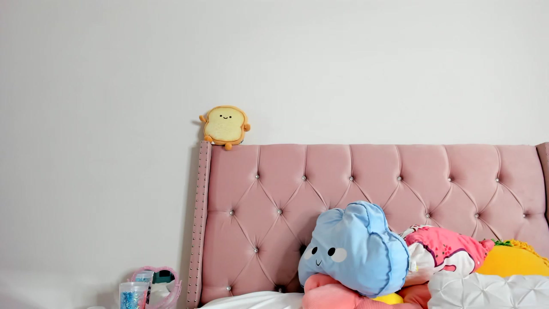 Gallery image thumbnail from Cherrycute666's myfreecams stream on, 01/15/2023, 16:24 image 15 of 20