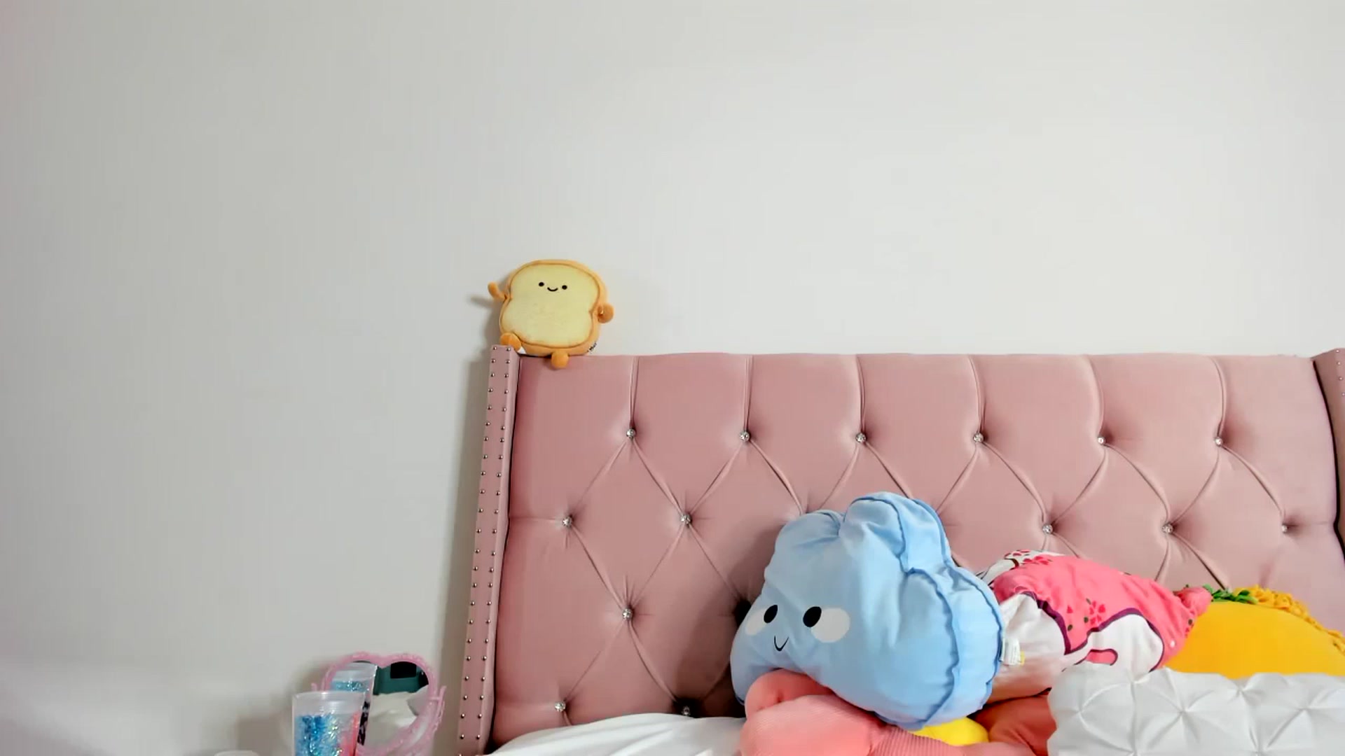 Gallery image thumbnail from Cherrycute666's myfreecams stream on, 01/15/2023, 16:24 image 16 of 20