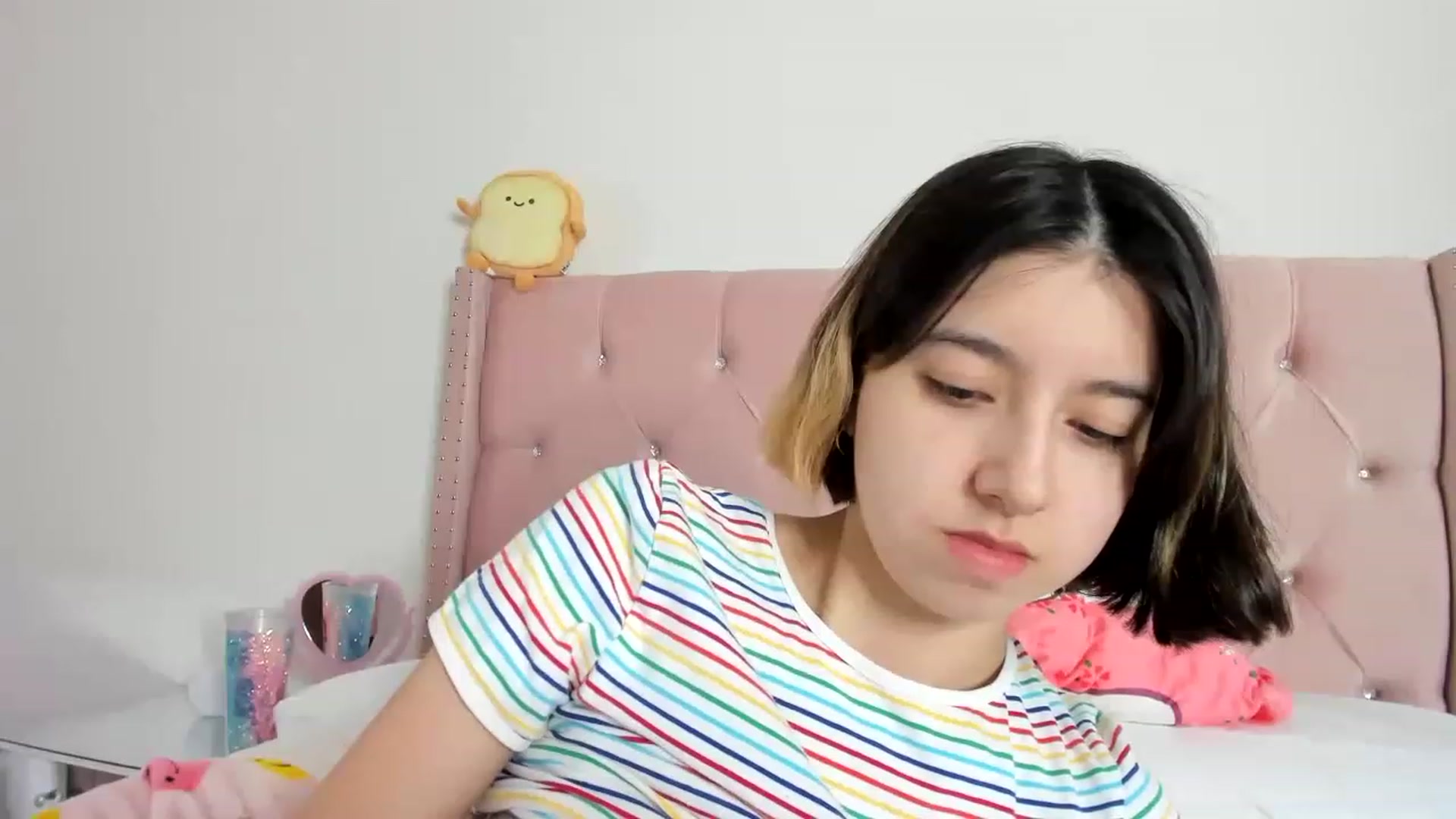 Gallery image thumbnail from Cherrycute666's myfreecams stream on, 01/16/2023, 04:42 image 6 of 20