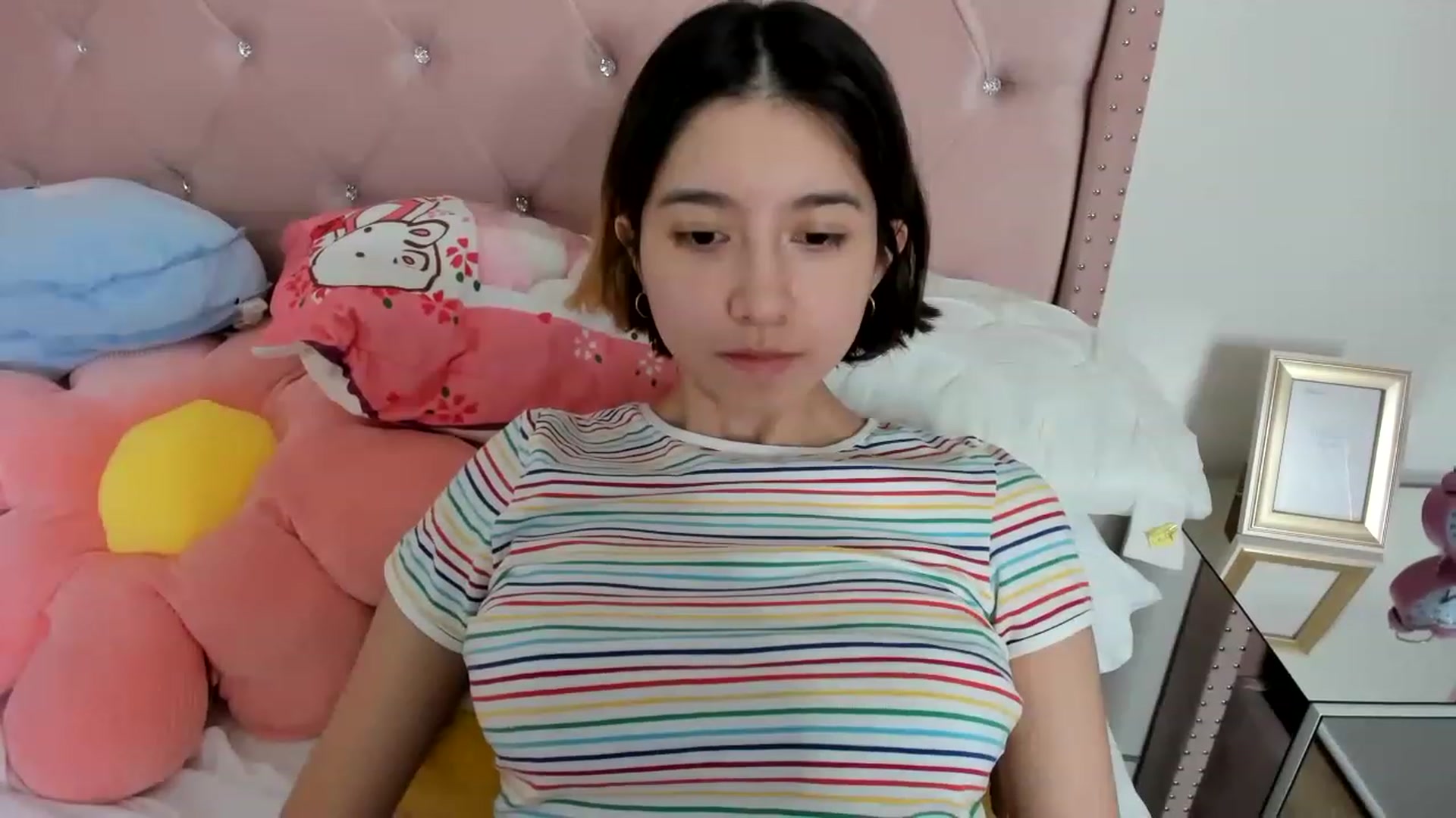 Gallery image thumbnail from Cherrycute666's myfreecams stream on, 01/16/2023, 12:24 image 9 of 20