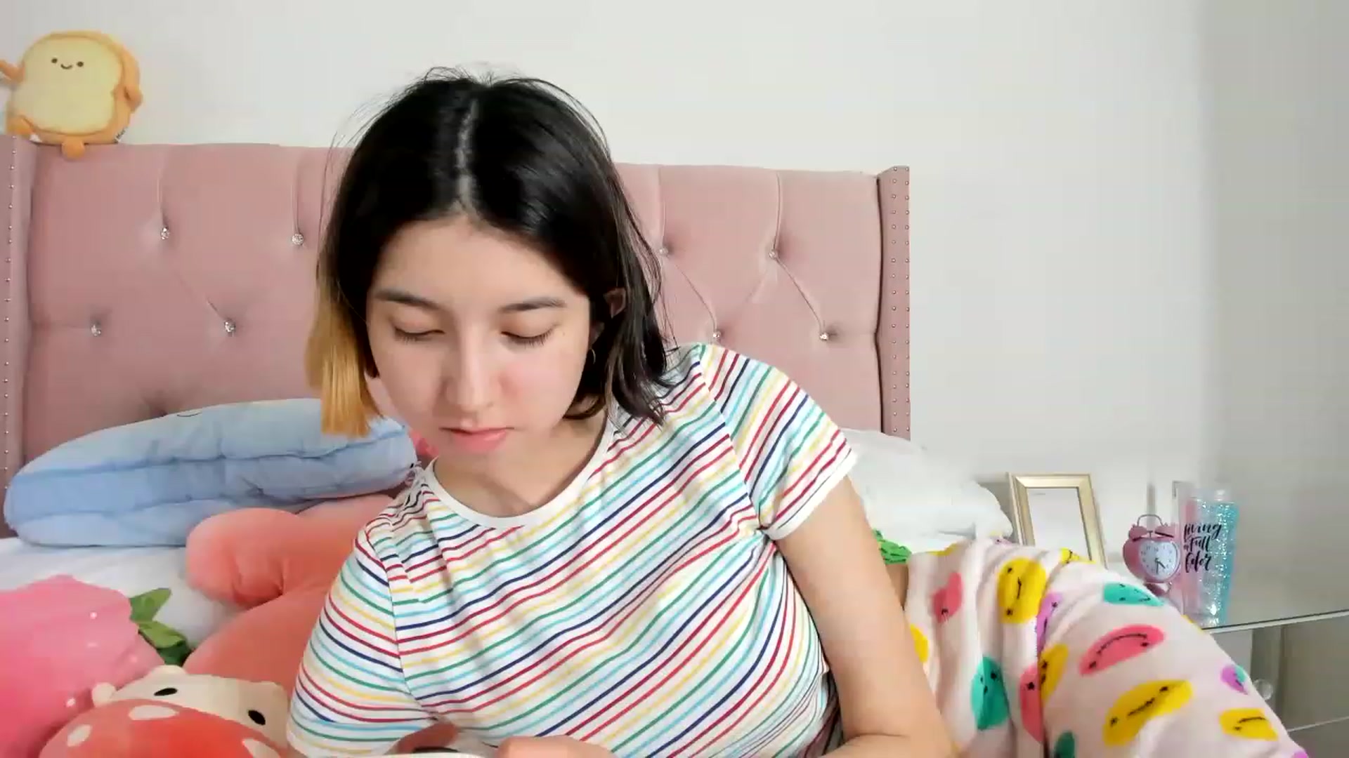 Gallery image thumbnail from Cherrycute666's myfreecams stream on, 01/16/2023, 12:24 image 14 of 20