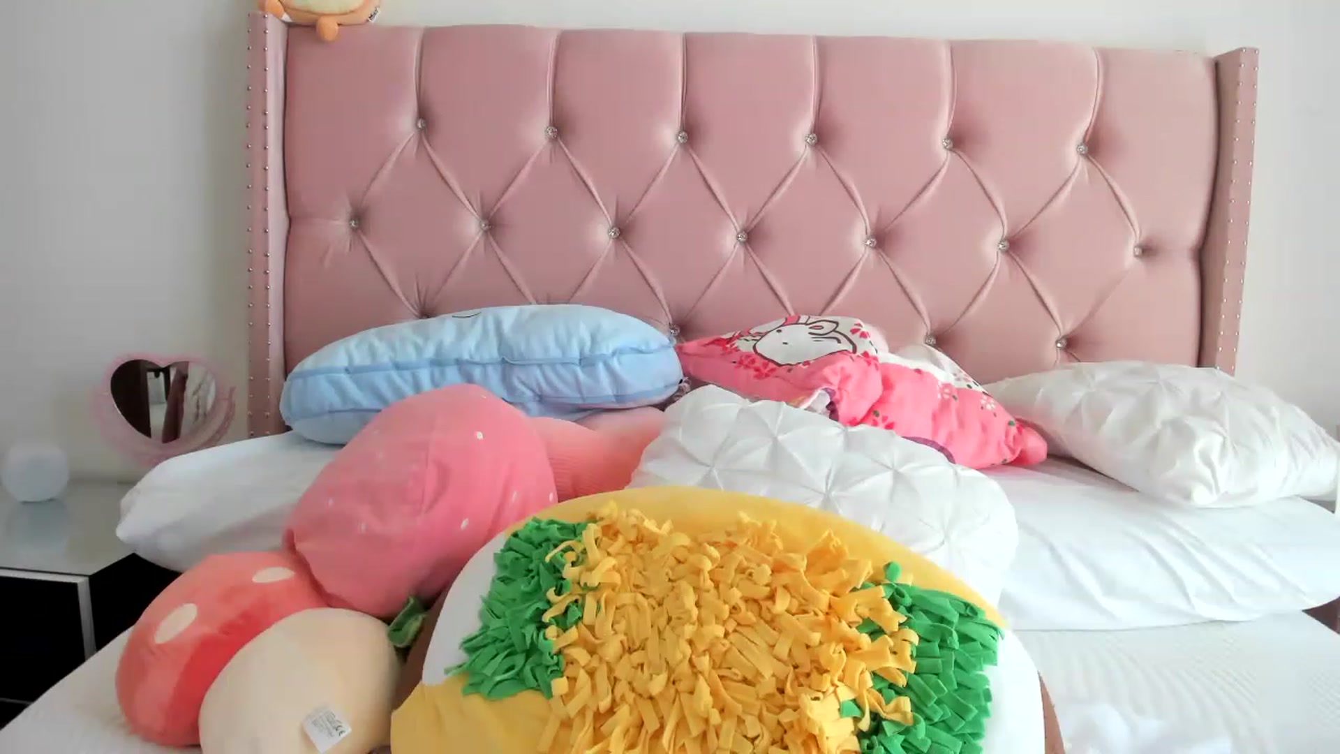 Gallery image thumbnail from Cherrycute666's myfreecams stream on, 01/16/2023, 15:37 image 19 of 20
