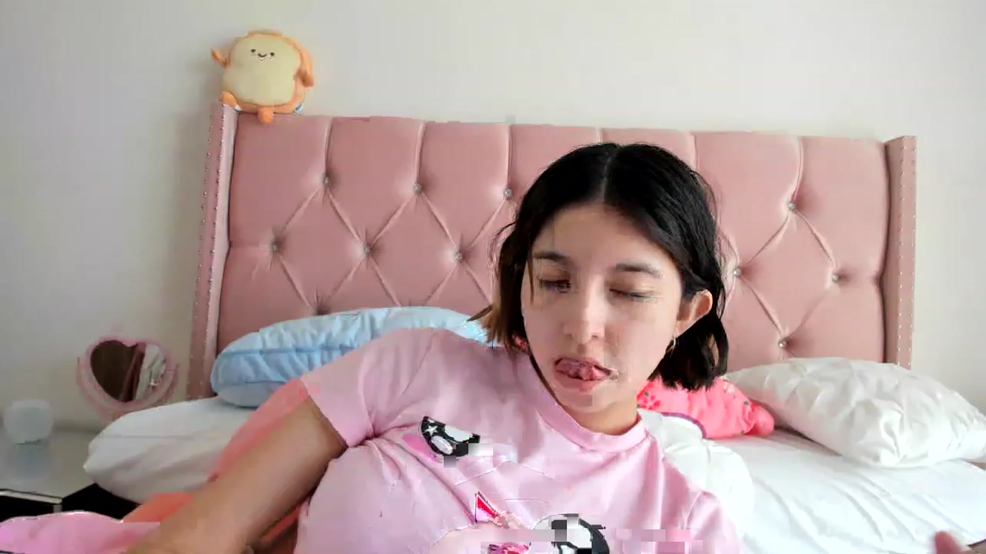 Gallery image thumbnail from Cherrycute666's myfreecams stream on, 01/16/2023, 15:37 image 13 of 20