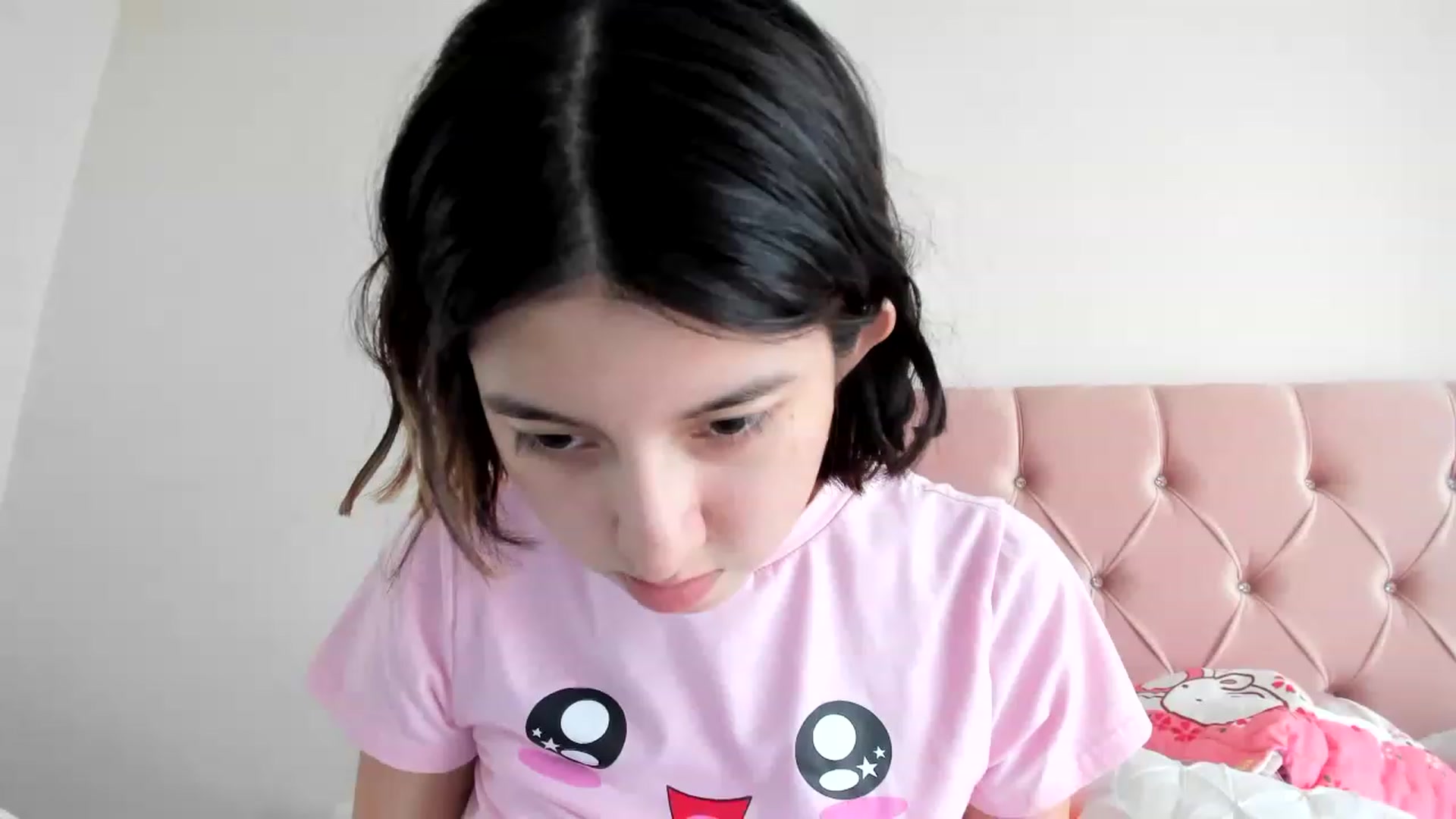 Gallery image thumbnail from Cherrycute666's myfreecams stream on, 01/16/2023, 15:37 image 8 of 20
