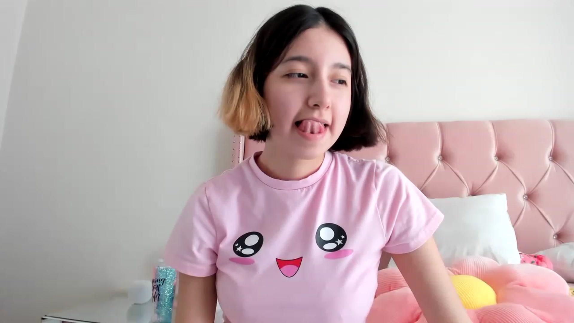 Gallery image thumbnail from Cherrycute666's myfreecams stream on, 01/16/2023, 18:08 image 17 of 20