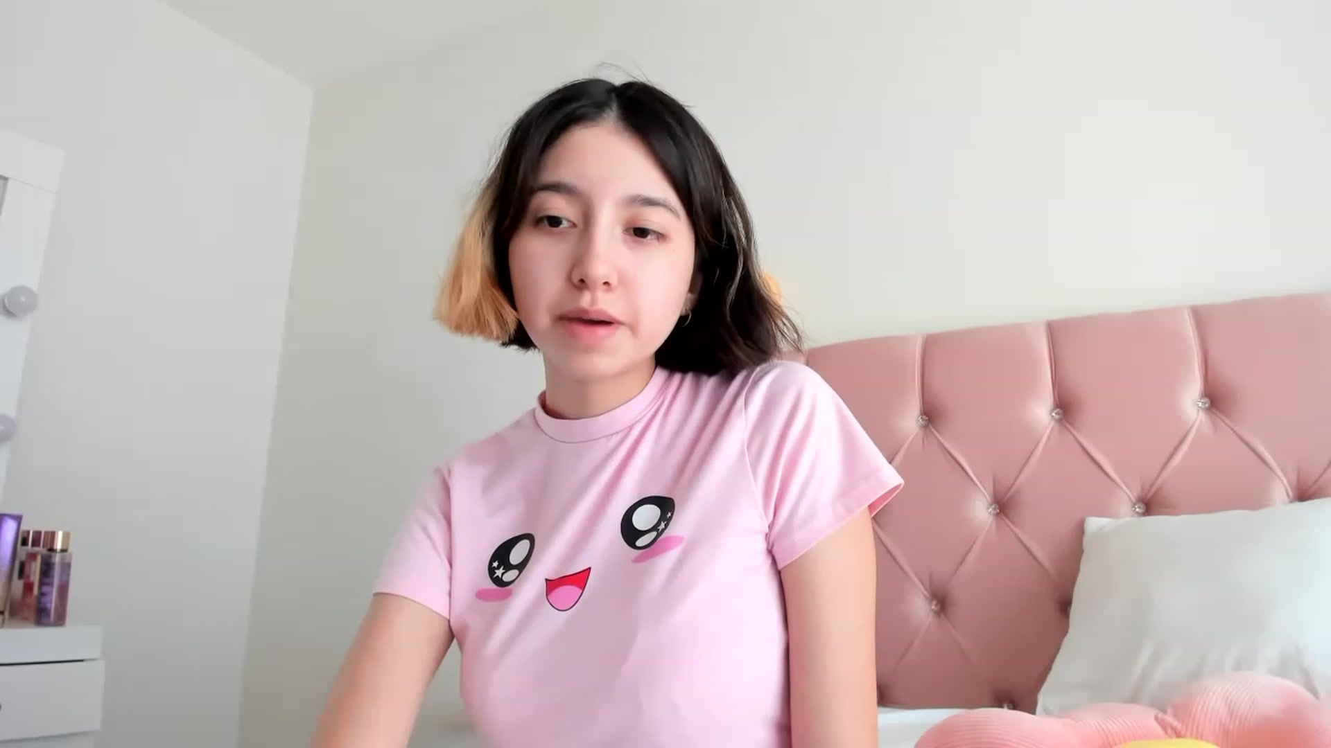 Gallery image thumbnail from Cherrycute666's myfreecams stream on, 01/16/2023, 18:08 image 15 of 20