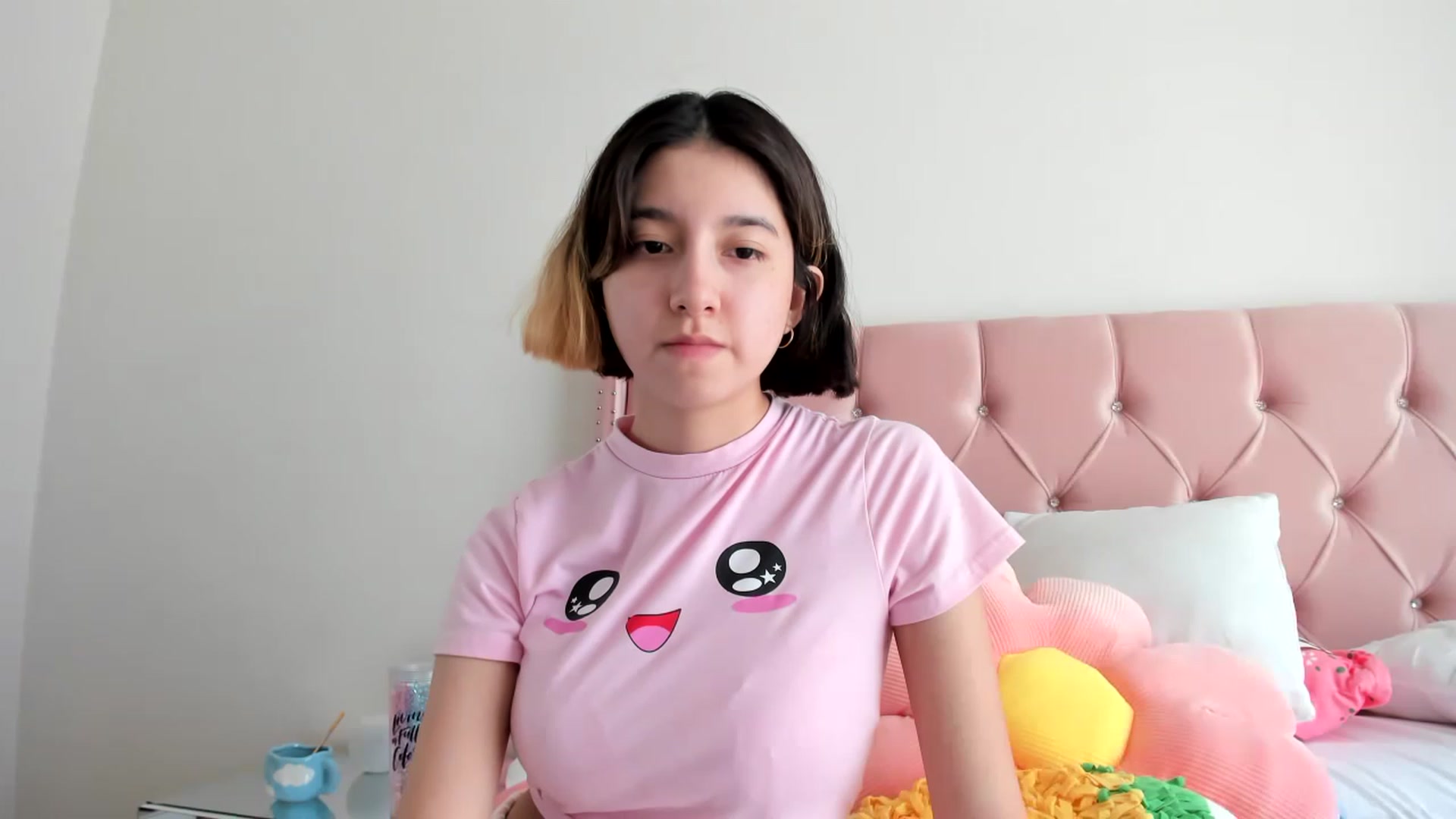 Gallery image thumbnail from Cherrycute666's myfreecams stream on, 01/16/2023, 20:26 image 3 of 20