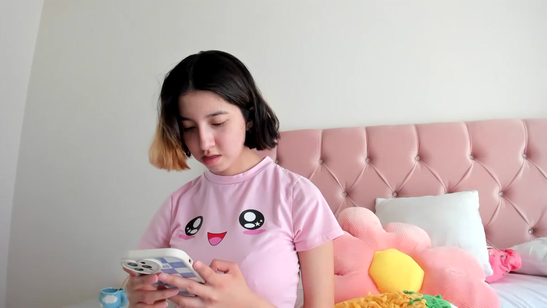 Gallery image thumbnail from Cherrycute666's myfreecams stream on, 01/16/2023, 20:26 image 2 of 20