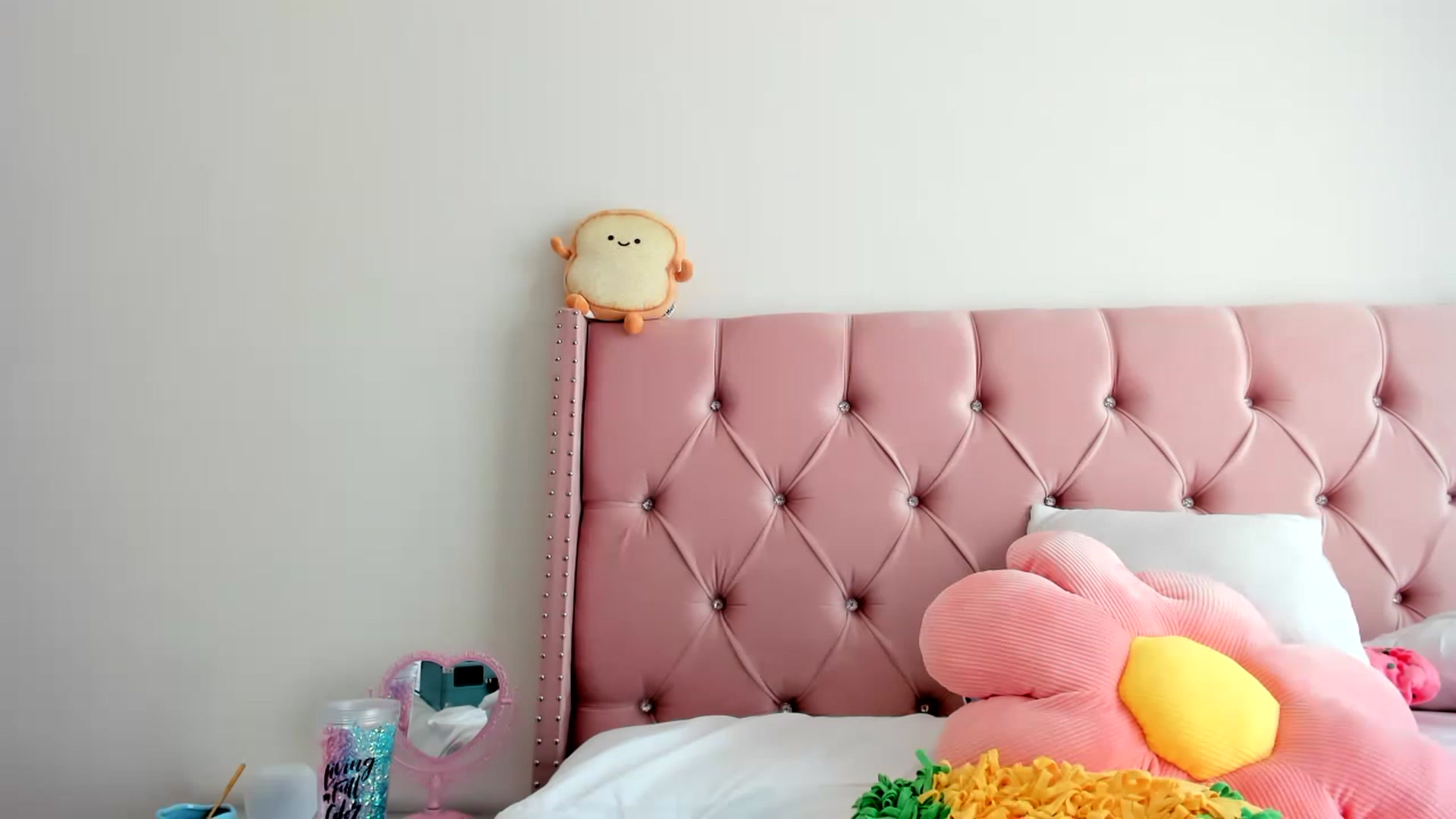 Gallery image thumbnail from Cherrycute666's myfreecams stream on, 01/16/2023, 20:26 image 14 of 20