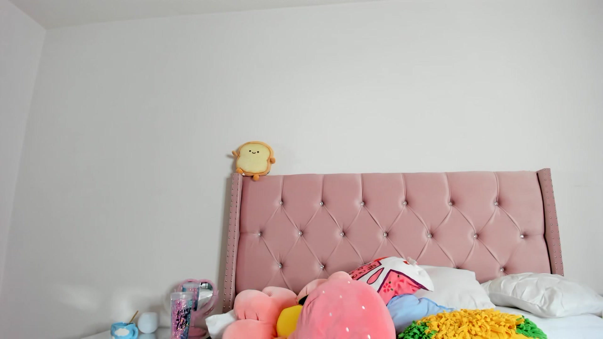 Gallery image thumbnail from Cherrycute666's myfreecams stream on, 01/17/2023, 03:46 image 8 of 20