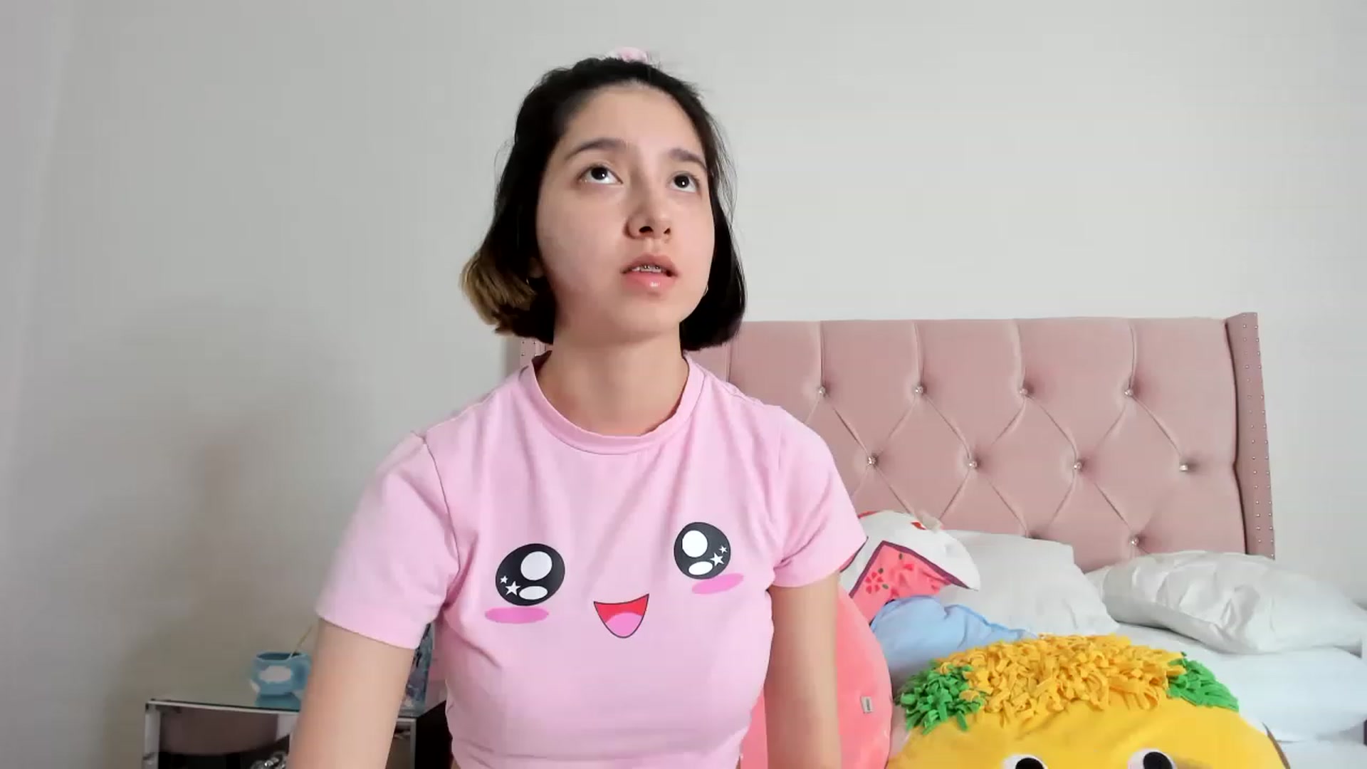 Gallery image thumbnail from Cherrycute666's myfreecams stream on, 01/17/2023, 03:46 image 5 of 20