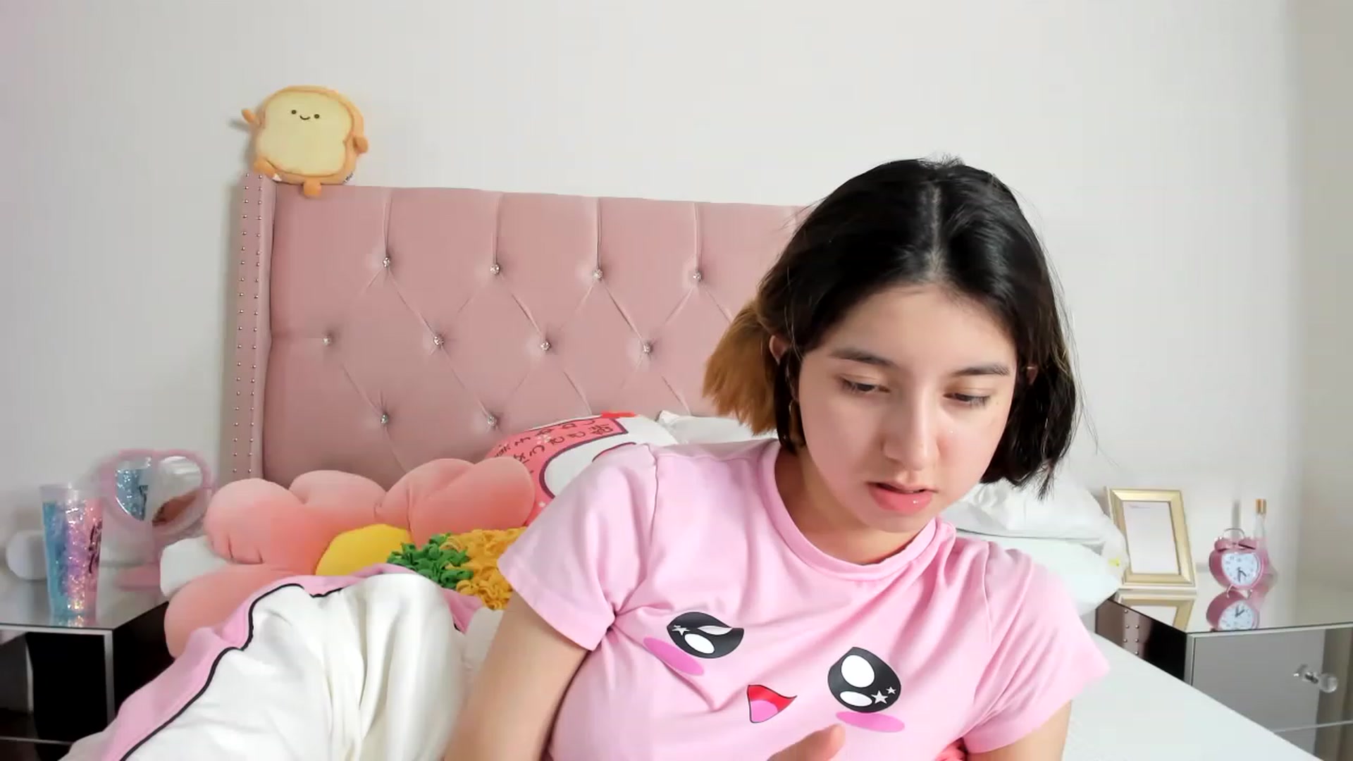 Gallery image thumbnail from Cherrycute666's myfreecams stream on, 01/17/2023, 06:02 image 20 of 20