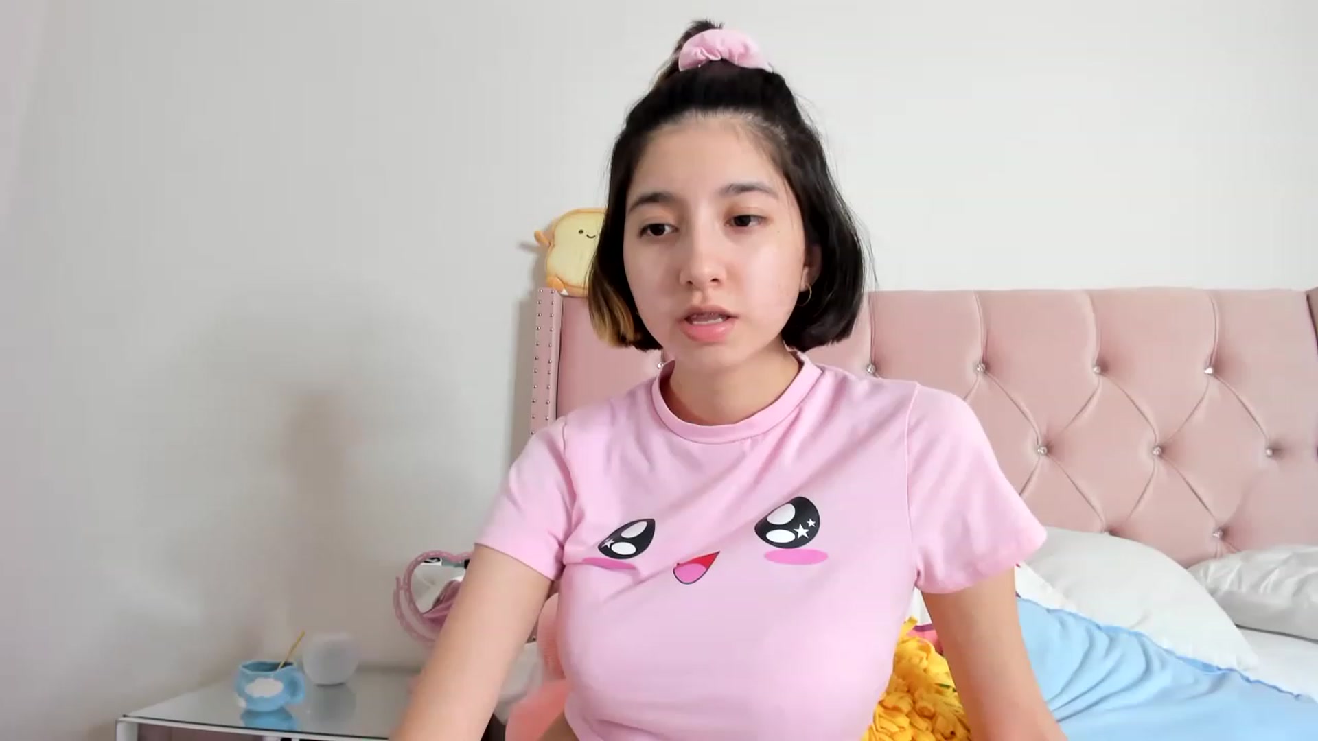 Gallery image thumbnail from Cherrycute666's myfreecams stream on, 01/17/2023, 06:02 image 4 of 20