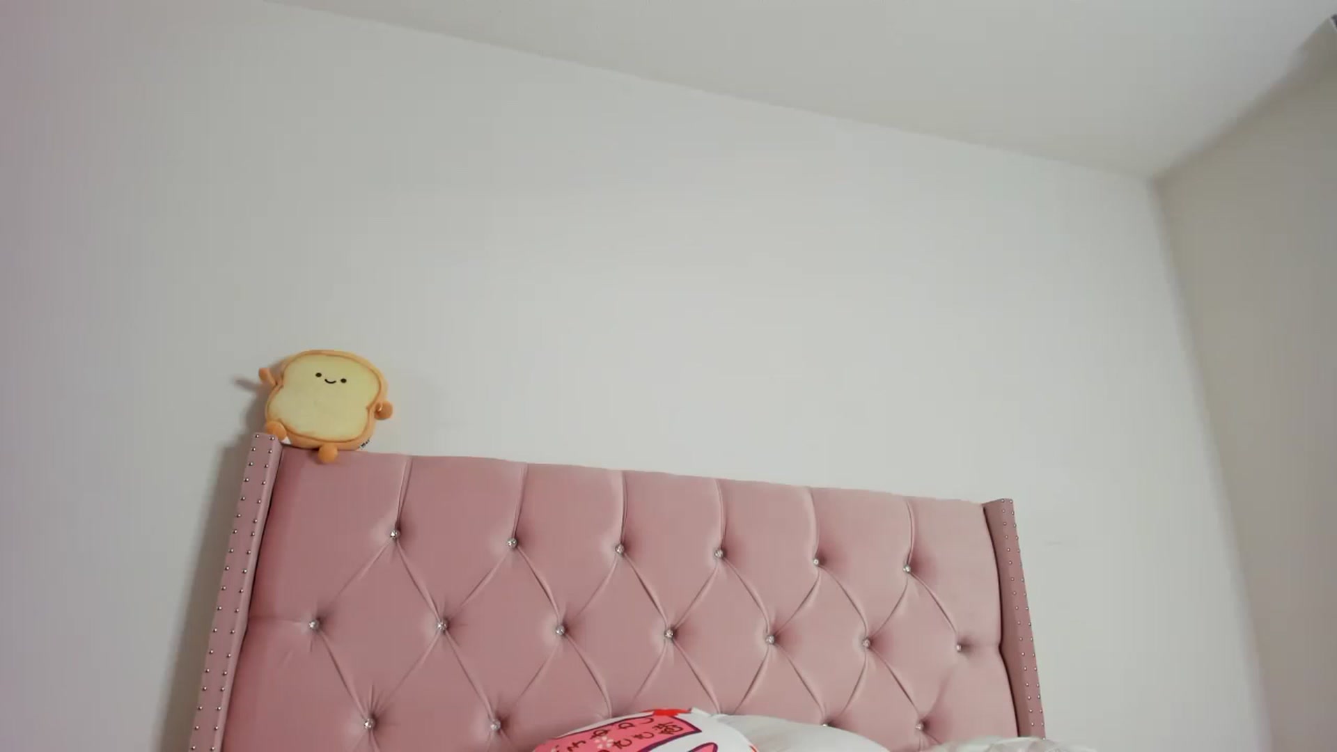 Gallery image thumbnail from Cherrycute666's myfreecams stream on, 01/17/2023, 08:16 image 8 of 20
