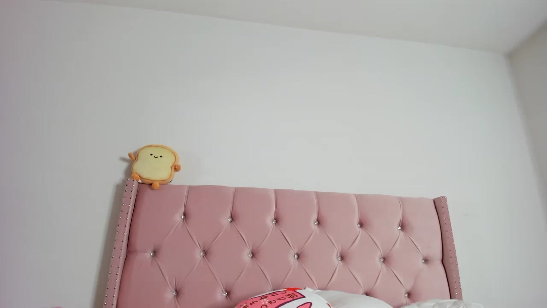 Gallery image thumbnail from Cherrycute666's myfreecams stream on, 01/17/2023, 08:16 image 7 of 20