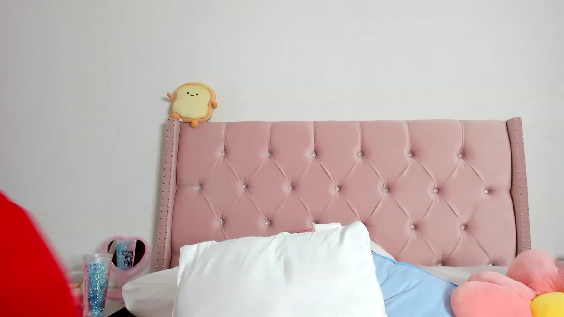Gallery image thumbnail from Cherrycute666's myfreecams stream on, 01/17/2023, 13:30 image 1 of 20