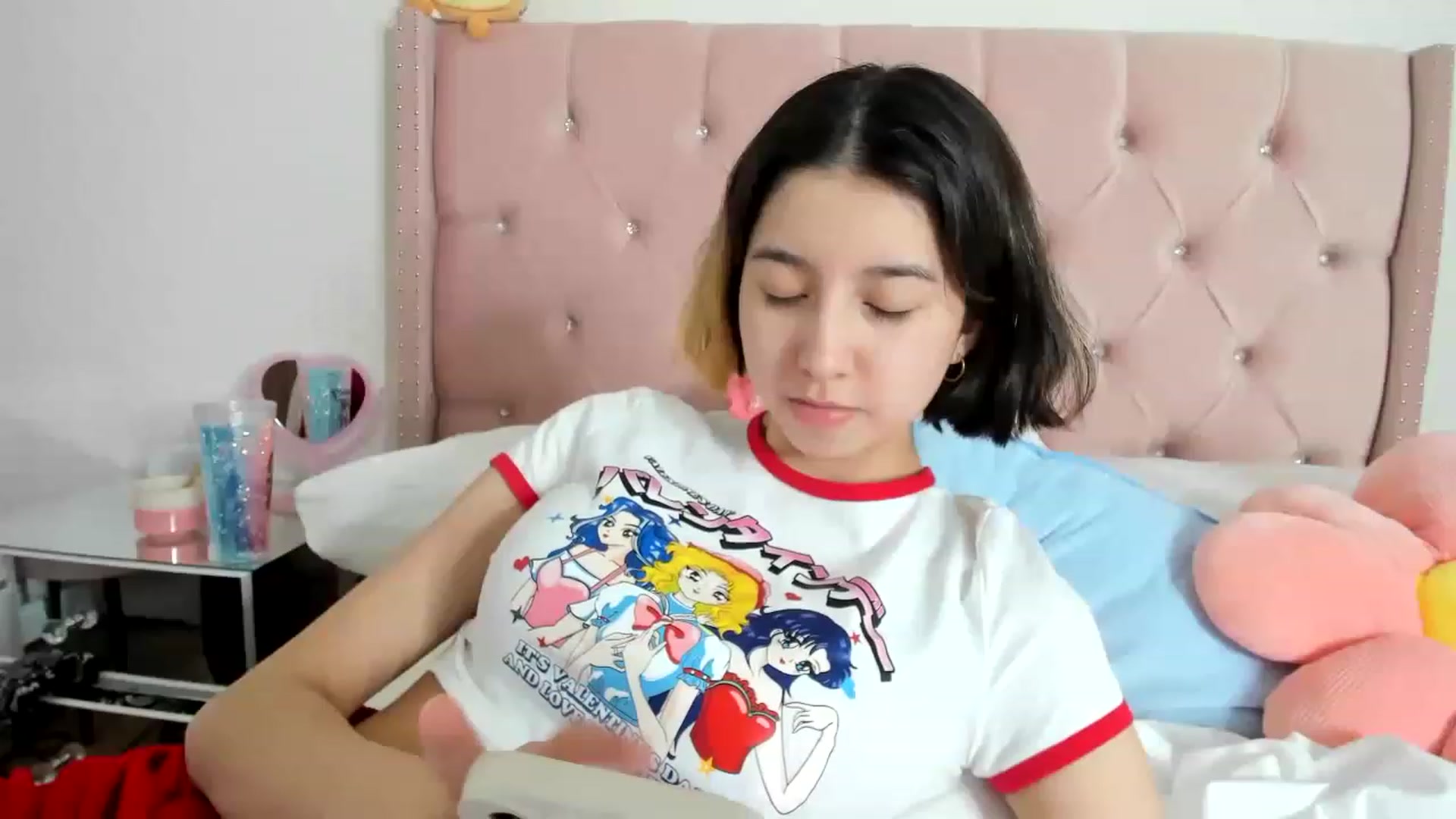 Gallery image thumbnail from Cherrycute666's myfreecams stream on, 01/17/2023, 13:30 image 3 of 20