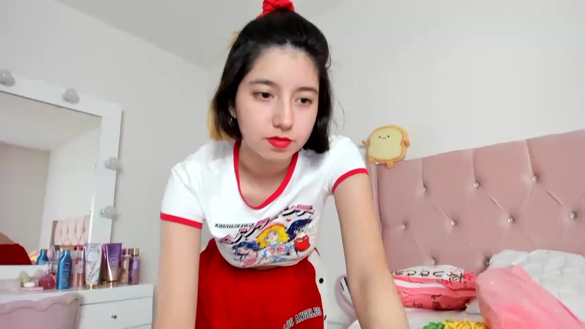 Gallery image thumbnail from Cherrycute666's myfreecams stream on, 01/18/2023, 06:12 image 5 of 20