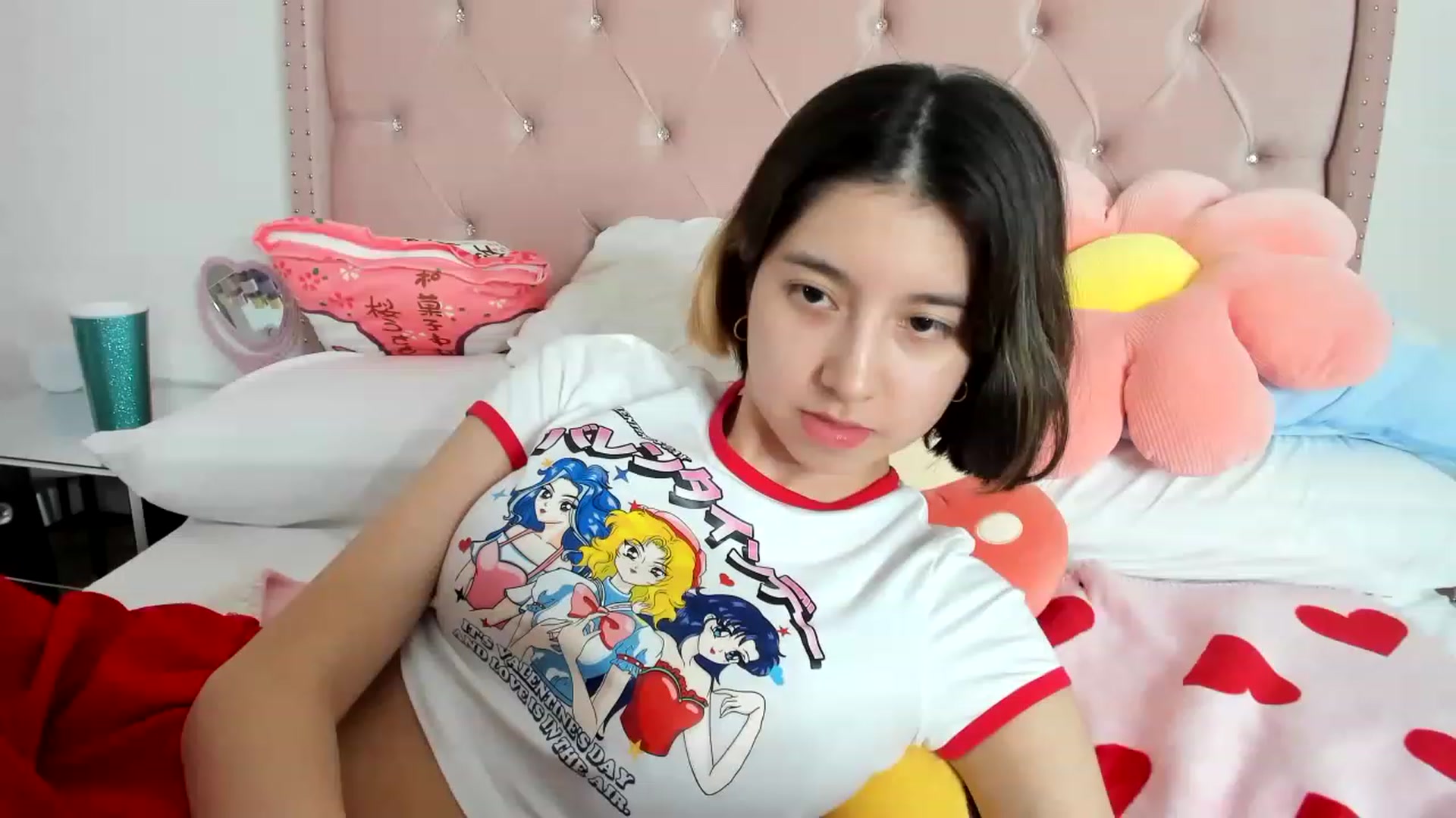 Gallery image thumbnail from Cherrycute666's myfreecams stream on, 01/18/2023, 08:03 image 6 of 20