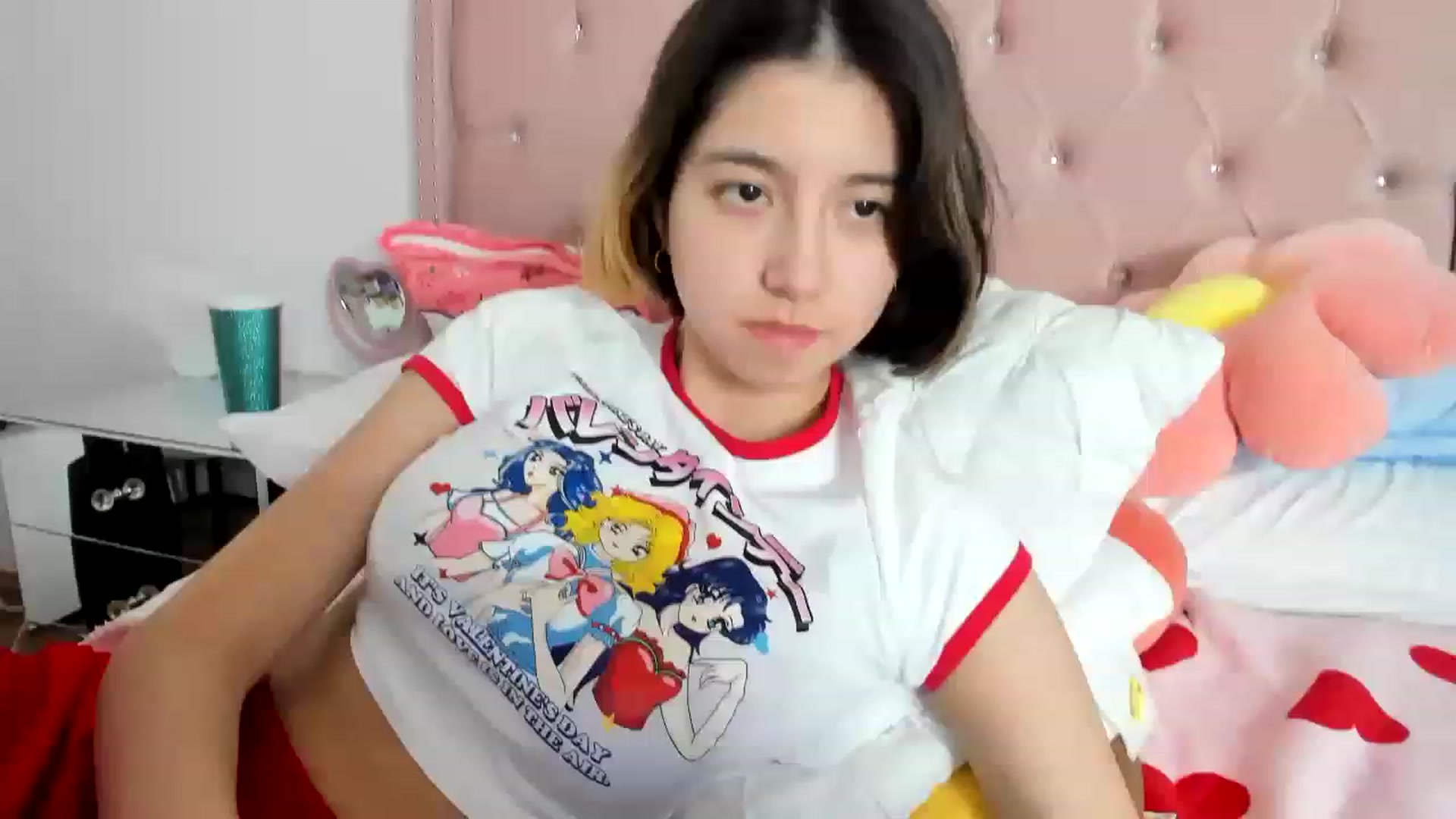 Gallery image thumbnail from Cherrycute666's myfreecams stream on, 01/18/2023, 08:03 image 9 of 20