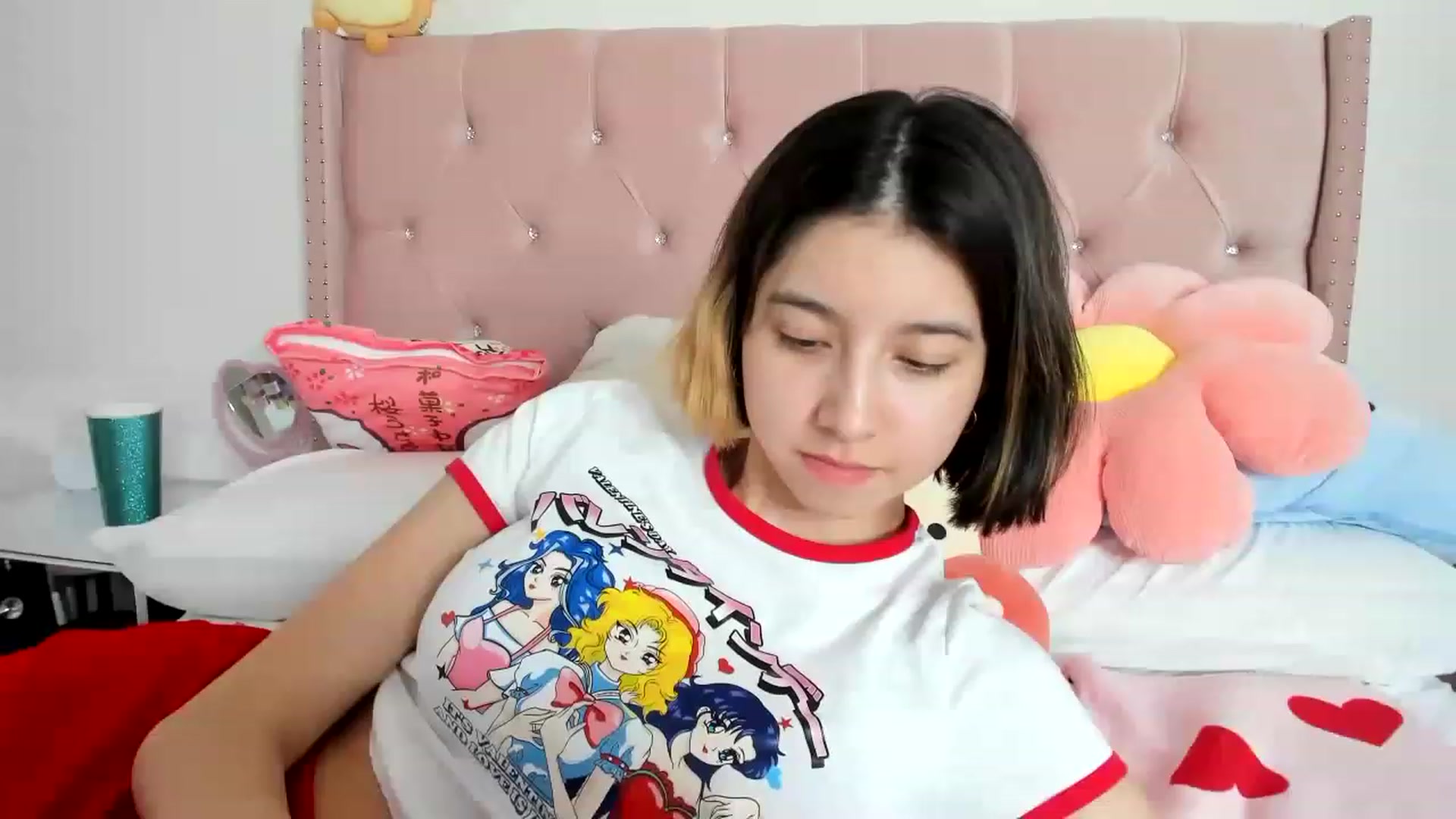 Gallery image thumbnail from Cherrycute666's myfreecams stream on, 01/18/2023, 08:03 image 4 of 20