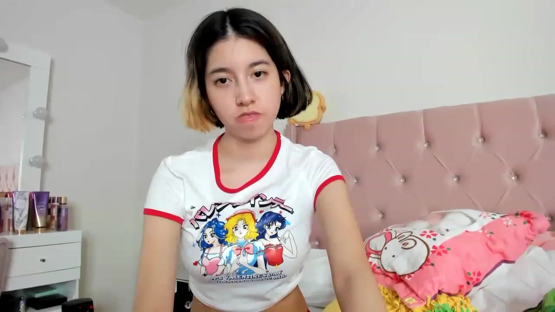 Gallery image thumbnail from Cherrycute666's myfreecams stream on, 01/18/2023, 13:49 image 18 of 20
