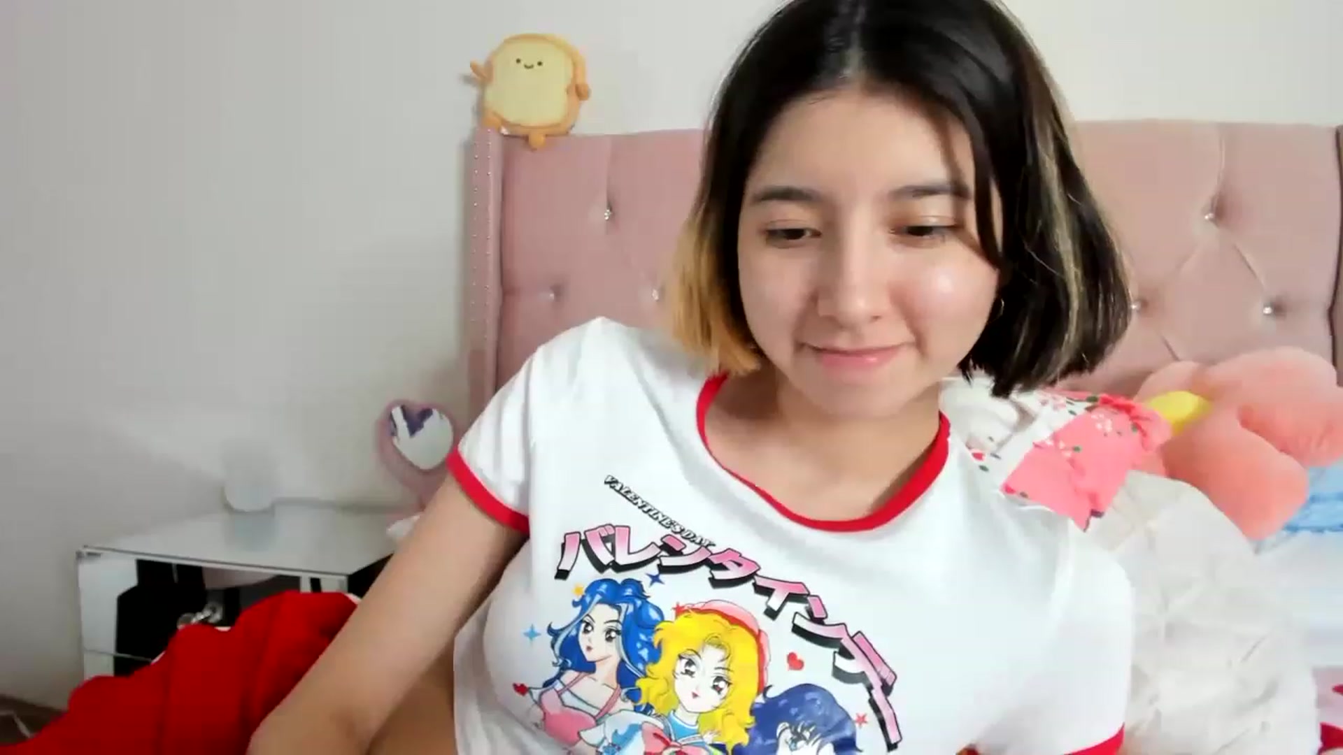Gallery image thumbnail from Cherrycute666's myfreecams stream on, 01/18/2023, 13:49 image 13 of 20